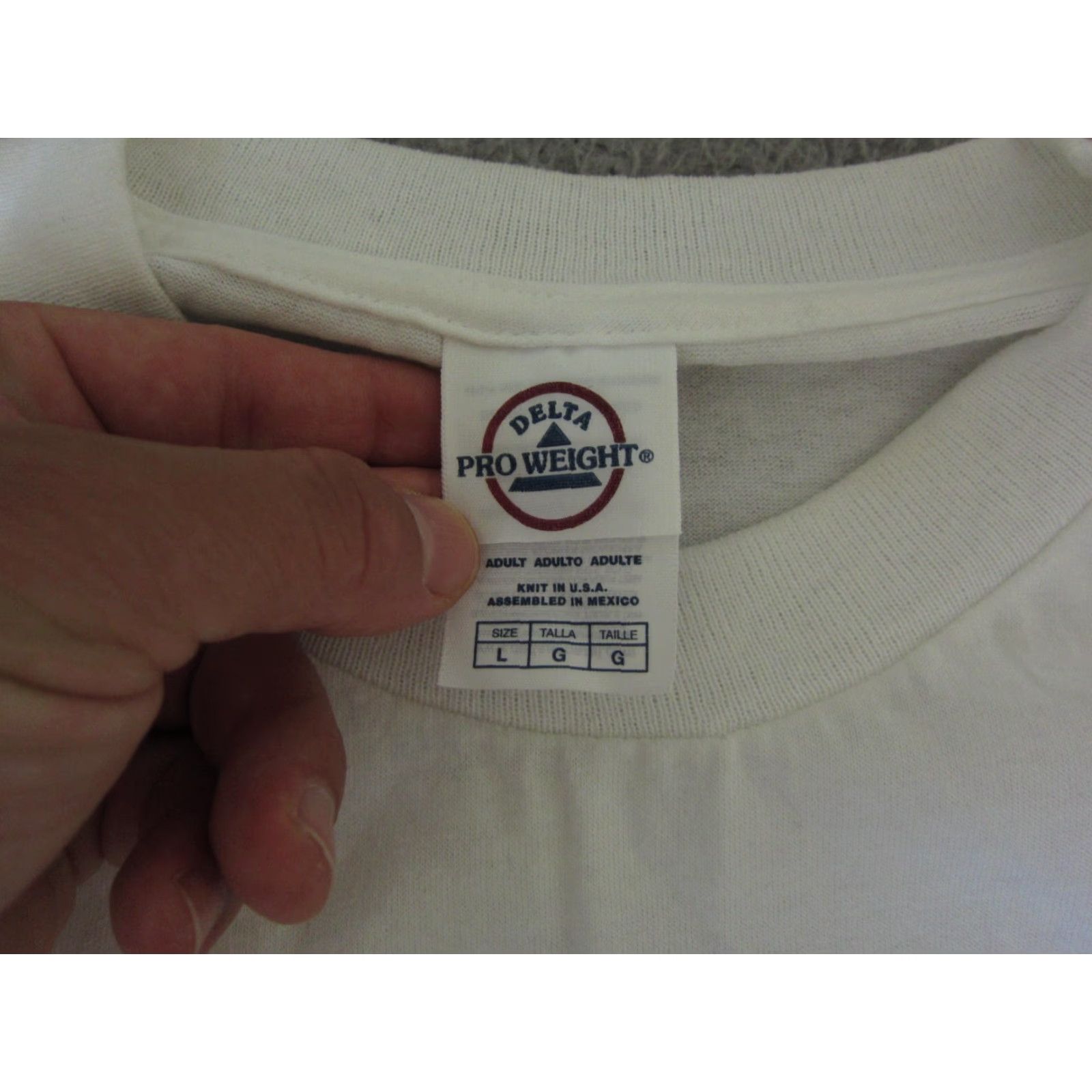 Delta VINTAGE Delta Shirt Mens L White 80s 90s Camp Tee T-Shirt Logo Short Sleeve Crew Neck Cotton Jersey Size US L / EU 52-54 / 3 - 7 Thumbnail