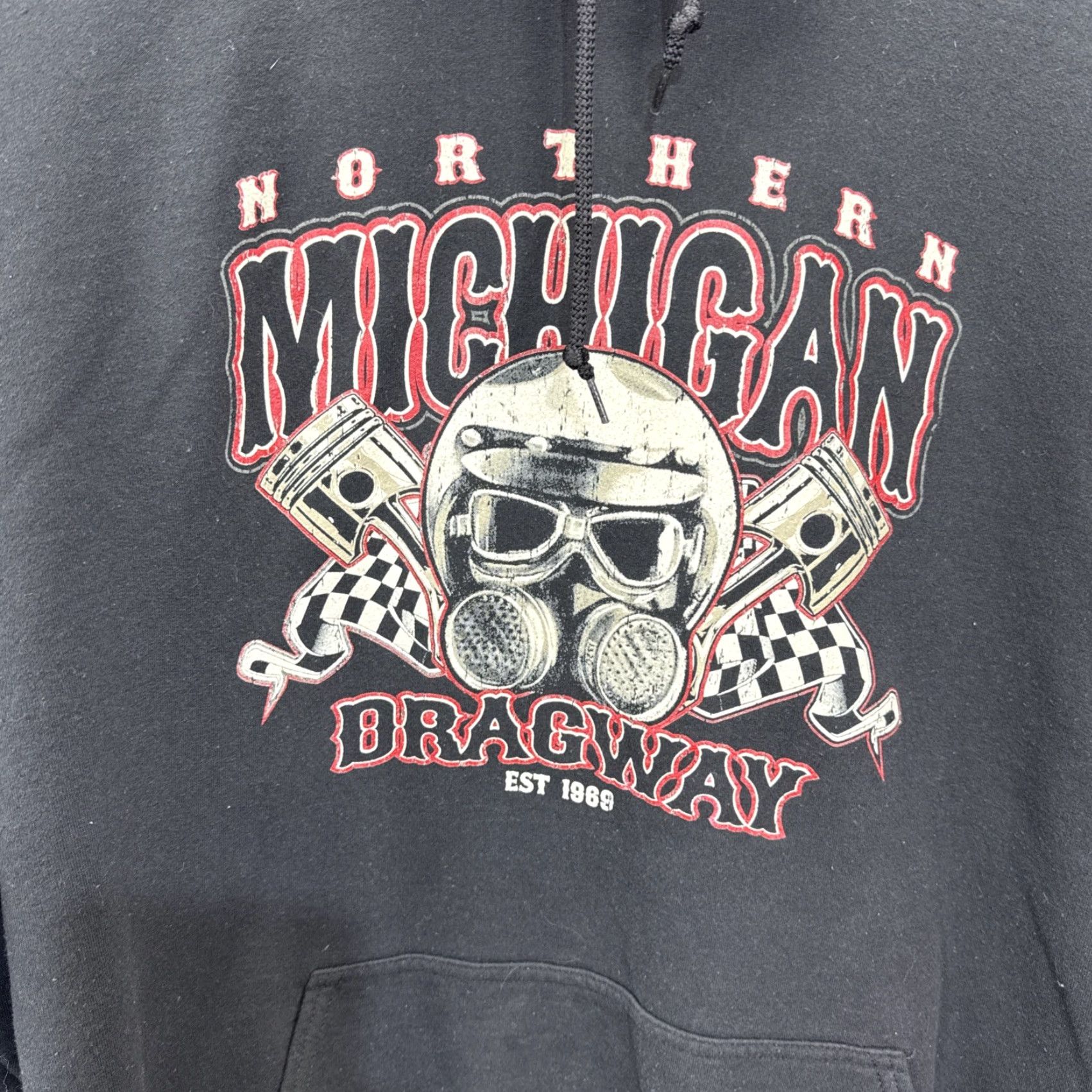 Gildan VINTAGE Northern Michigan Dragway Hoodie 3XL NMDRAGWAY Gas Mask Checkered Flags Mens Hooded Graphic Print Black 90s Racing Halloween? Size US XXL / EU 58 / 5 - 2 Thumbnail