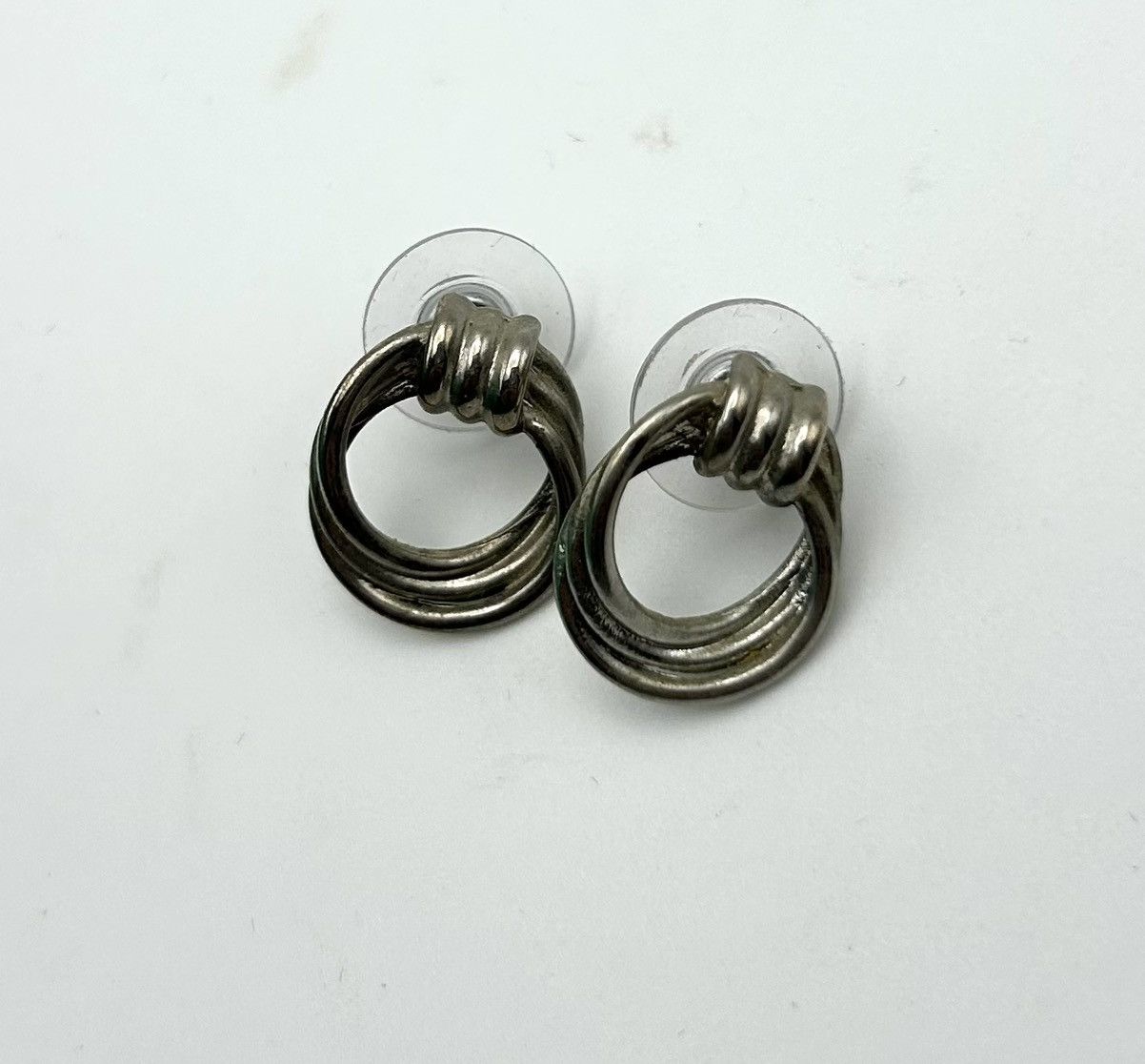 Other Vintage Silver-Tone Earrings Interlocking Hoop Studs Size ONE SIZE - 1 Thumbnail