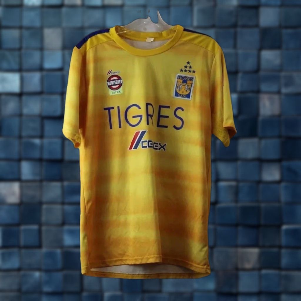 Vintage Tigres Men's Yellow Soccer Jersey L Martinez 19 UANL Club Tigres DeLa UANL Jersey Mens Large Size US L / EU 52-54 / 3 - 1 Thumbnail