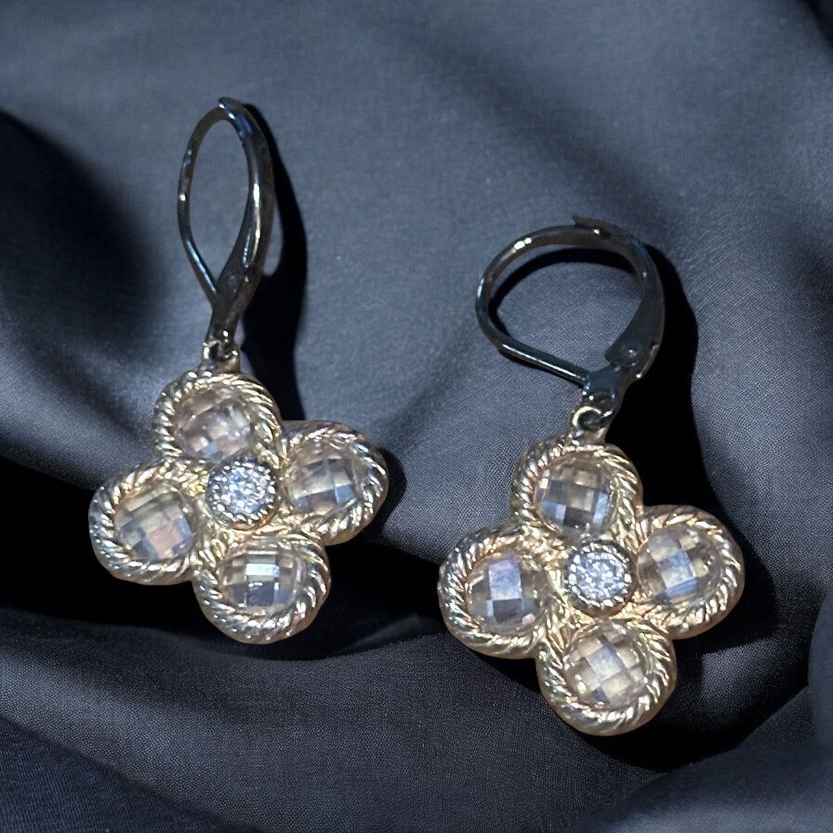 Other Gold tone crystal flower leverback dangle earrings Size ONE SIZE - 1 Thumbnail