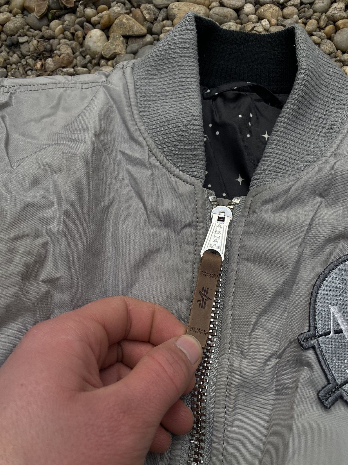 Alpha Industries Alpha Industries Reversibel Star Sky Embroidered Logo Bomber Size US M / EU 48-50 / 2 - 11 Thumbnail