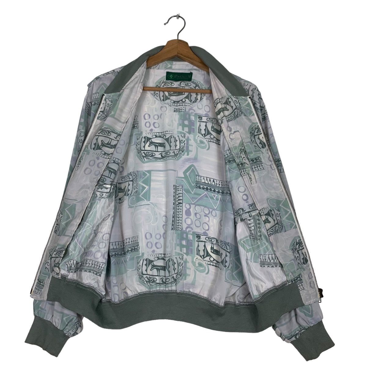 Japanese Brand Vintage PREMIUM Fullprint Light Bomber Jacket #0376-C17 Size US L / EU 52-54 / 3 - 11 Thumbnail