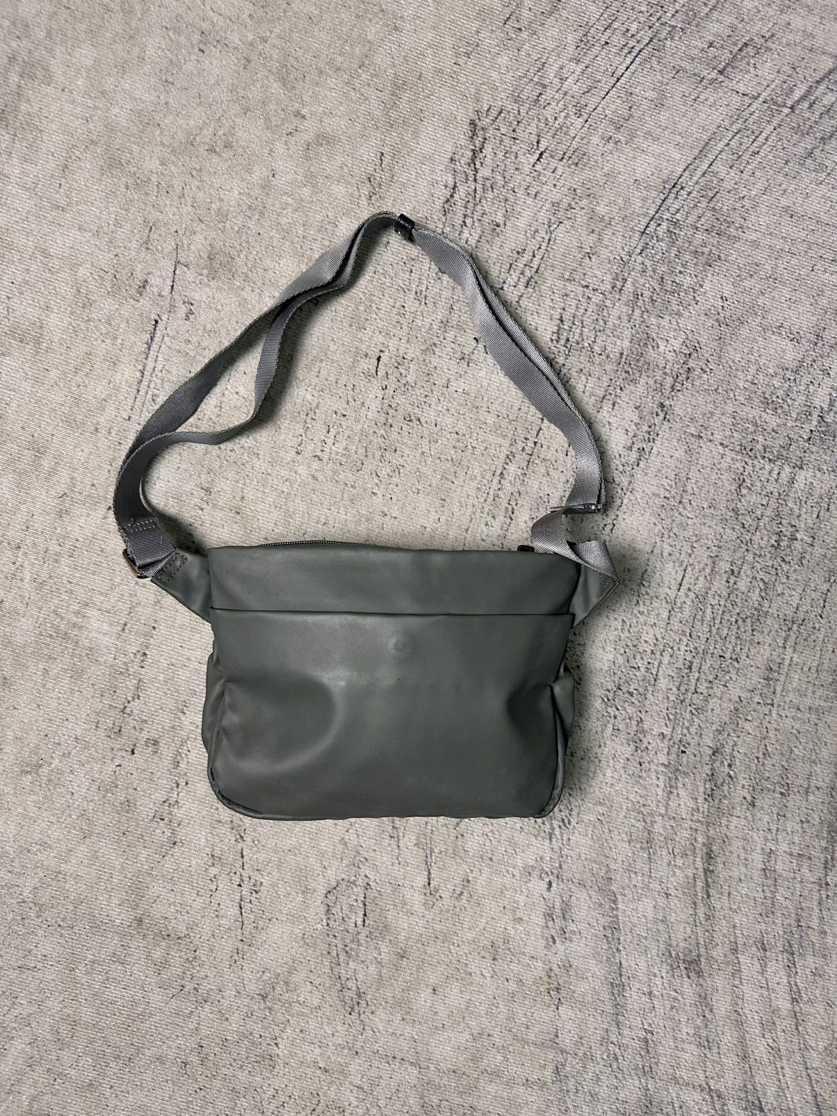 Yohji Yamamoto Y’saccs Multi-Compartment Shoulder Bag Size ONE SIZE - 4 Thumbnail