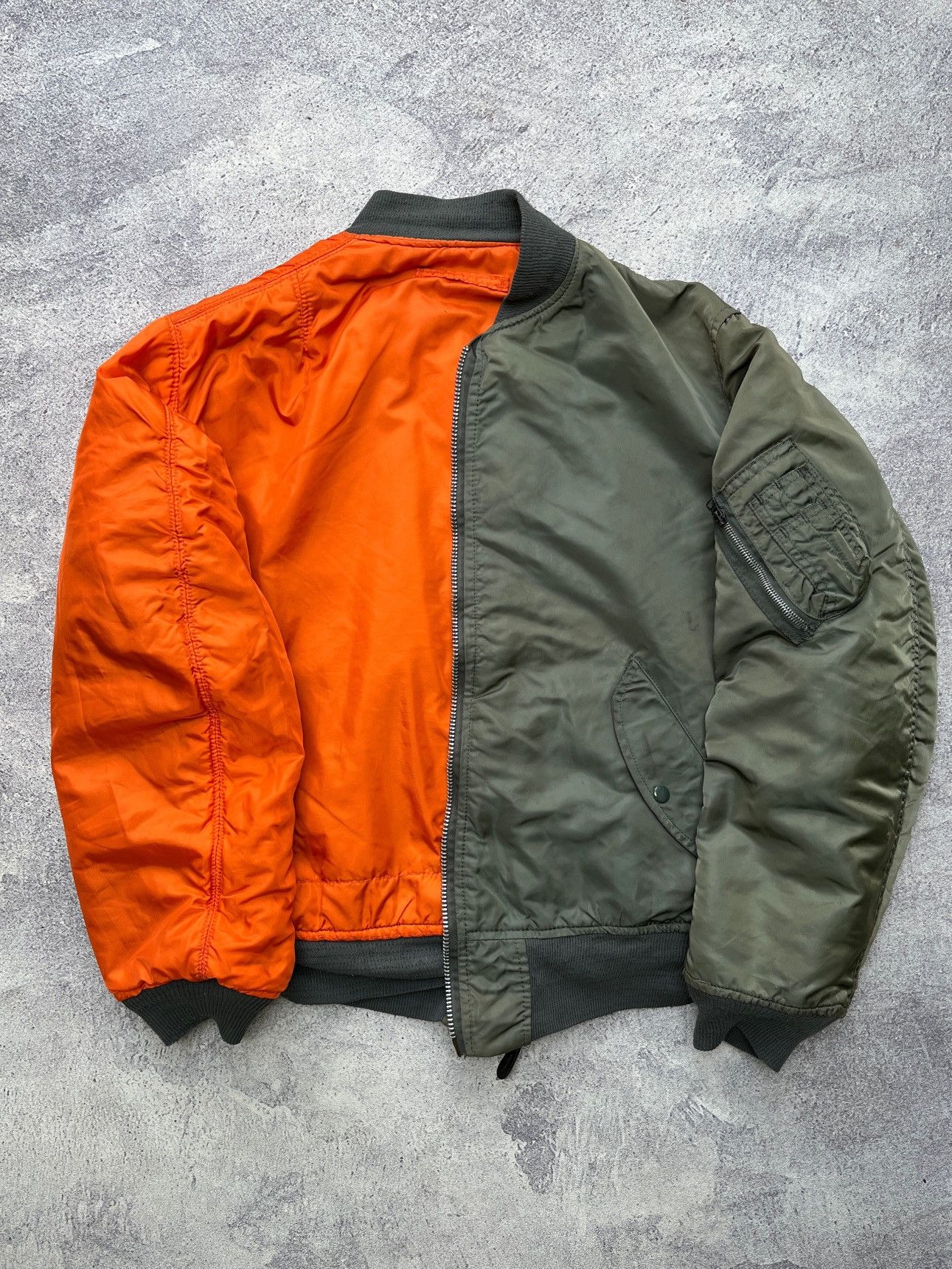 Alpha Industries 1990’s Alpha Industries MA-1 Reversible Bomber Size US L / EU 52-54 / 3 - 5 Thumbnail