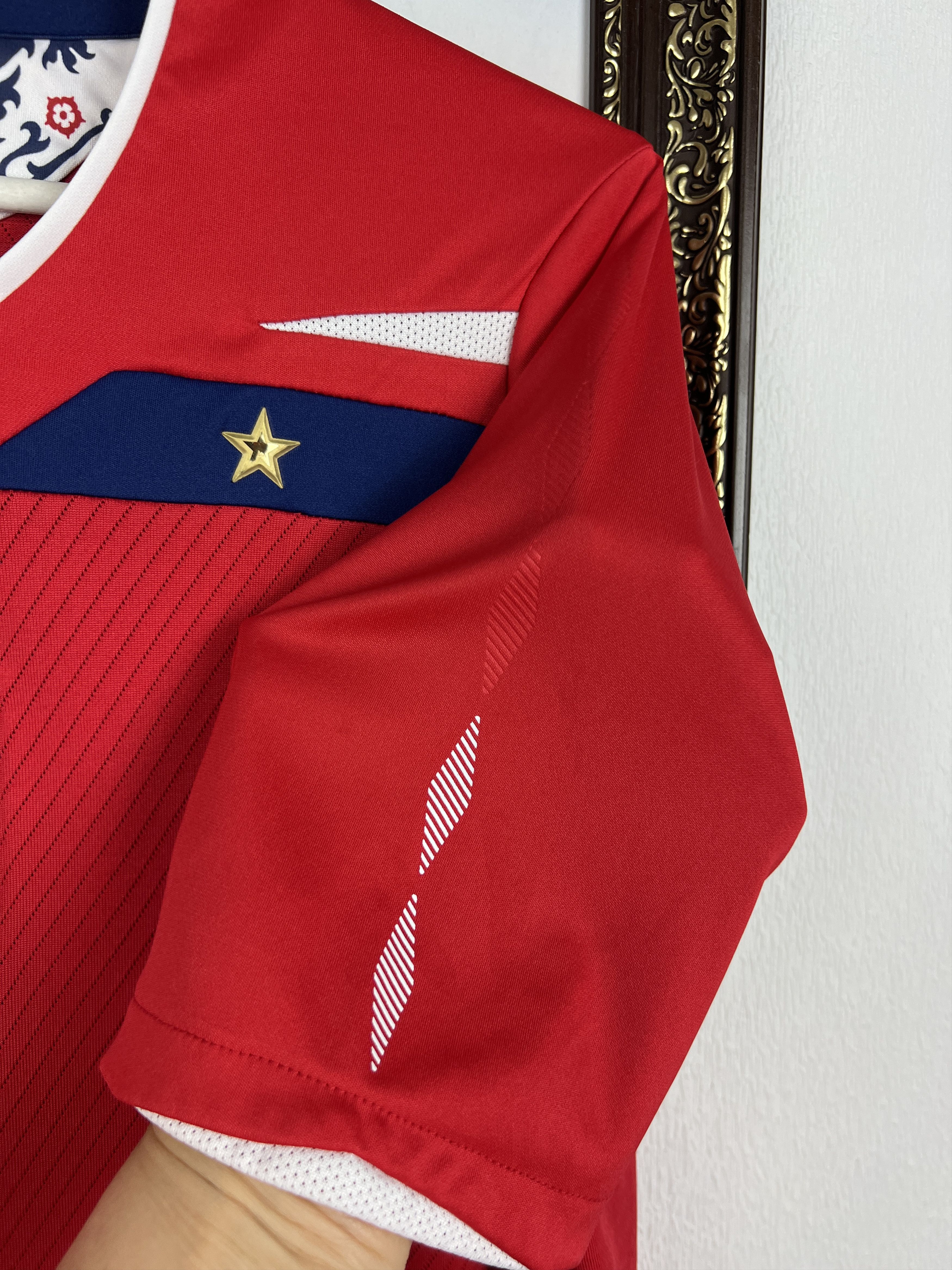 Umbro England Away football shirt Soccer National Jersey Trikot Size US M / EU 48-50 / 2 - 4 Thumbnail