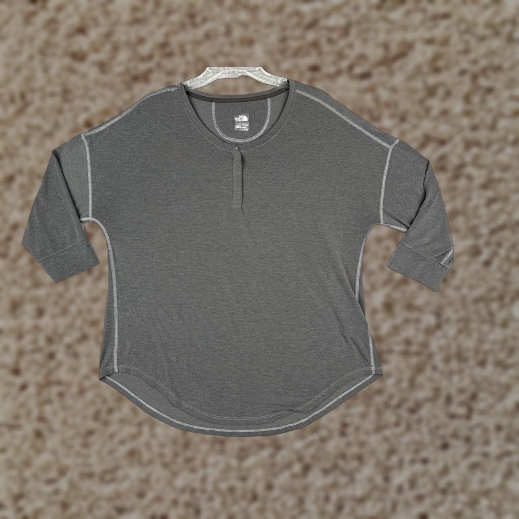 The North Face The North Face Shirt Womens L Gray Henley 3/4 Sleeve Polyester Blend Hike Vintage Casual Womens Size L / US 10 / IT 46 - 1 Thumbnail