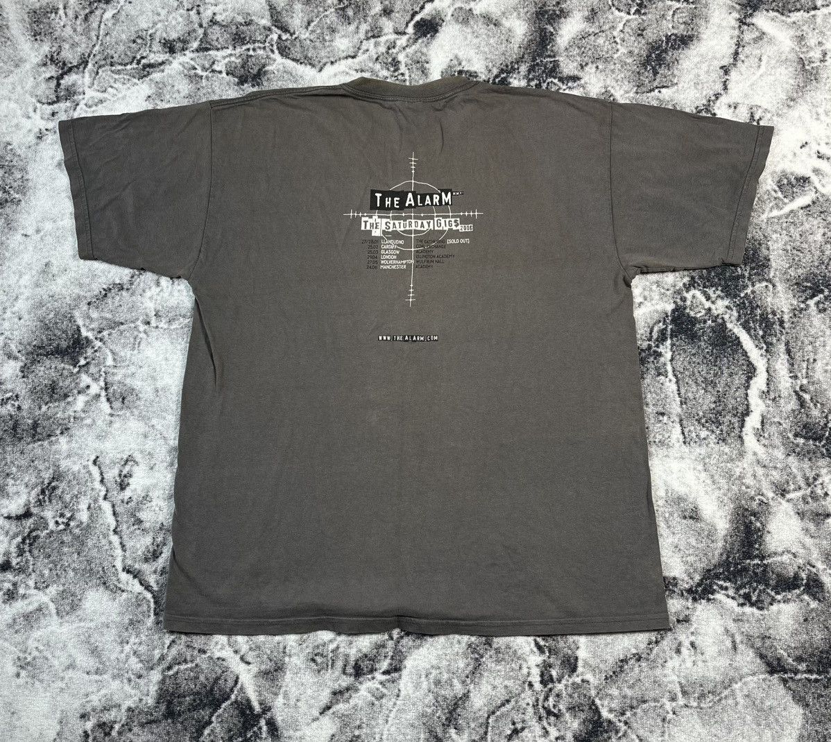 Gildan The Alarm Band Tee Faded Distressed Vintage Style Size US XL / EU 56 / 4 - 13 Thumbnail