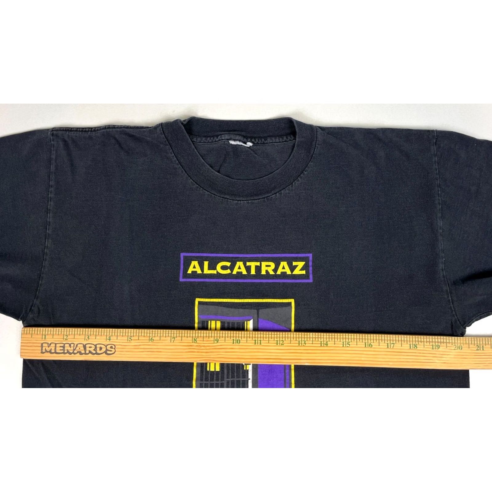 Vintage Men's Vintage 90s T-Shirt Alcatraz United States Penitentiary 1934-1963 Black Cotton M Short Sleeve Crew Neck Graphic Print Double-Sided Mens Size US M / EU 48-50 / 2 - 8 Thumbnail