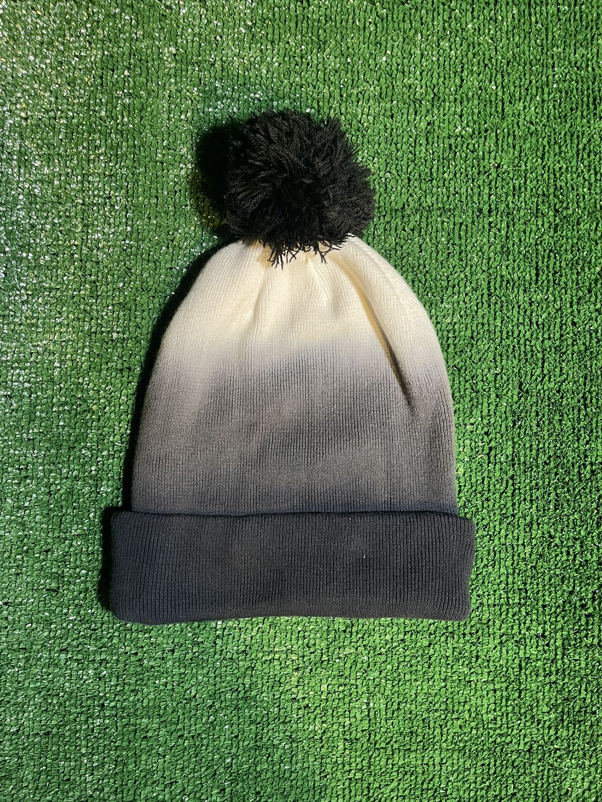 Vintage Black/White Nike Beanie Size ONE SIZE - 2 Thumbnail
