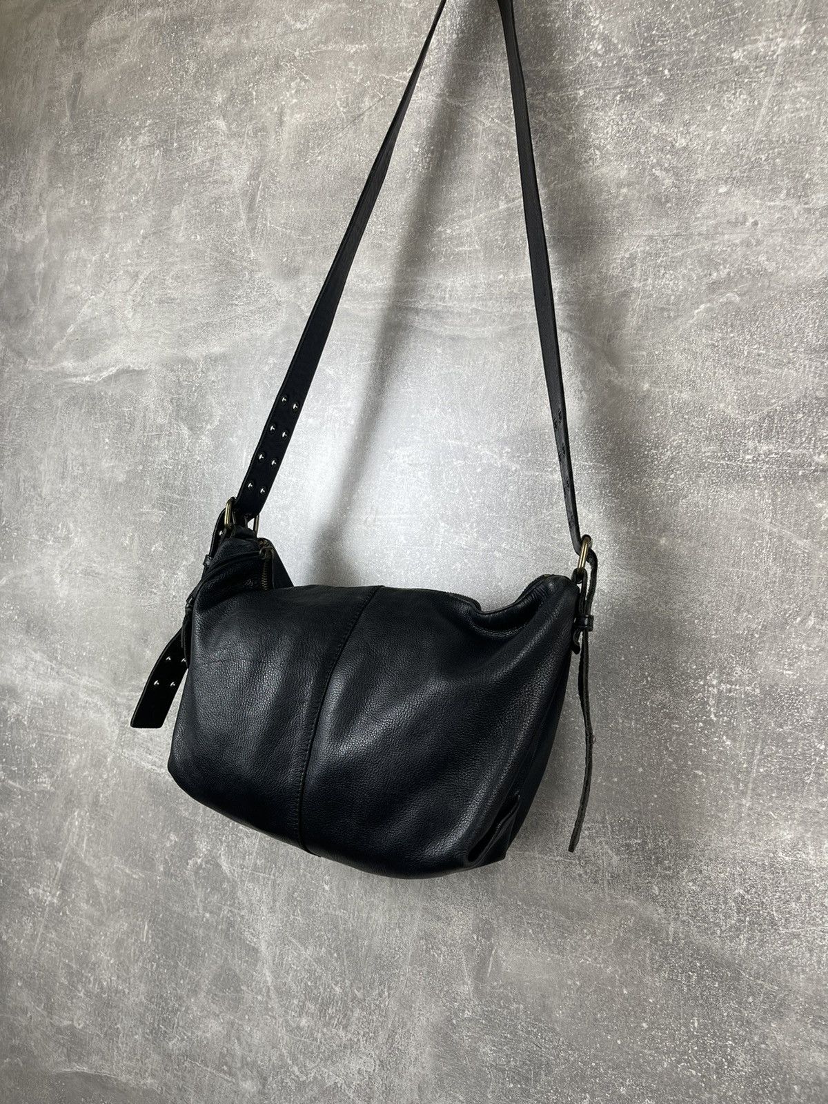 Vintage Vintage Leather Crossbody Bag Grommet Strap&Zipper Pocket Size ONE SIZE - 7 Thumbnail