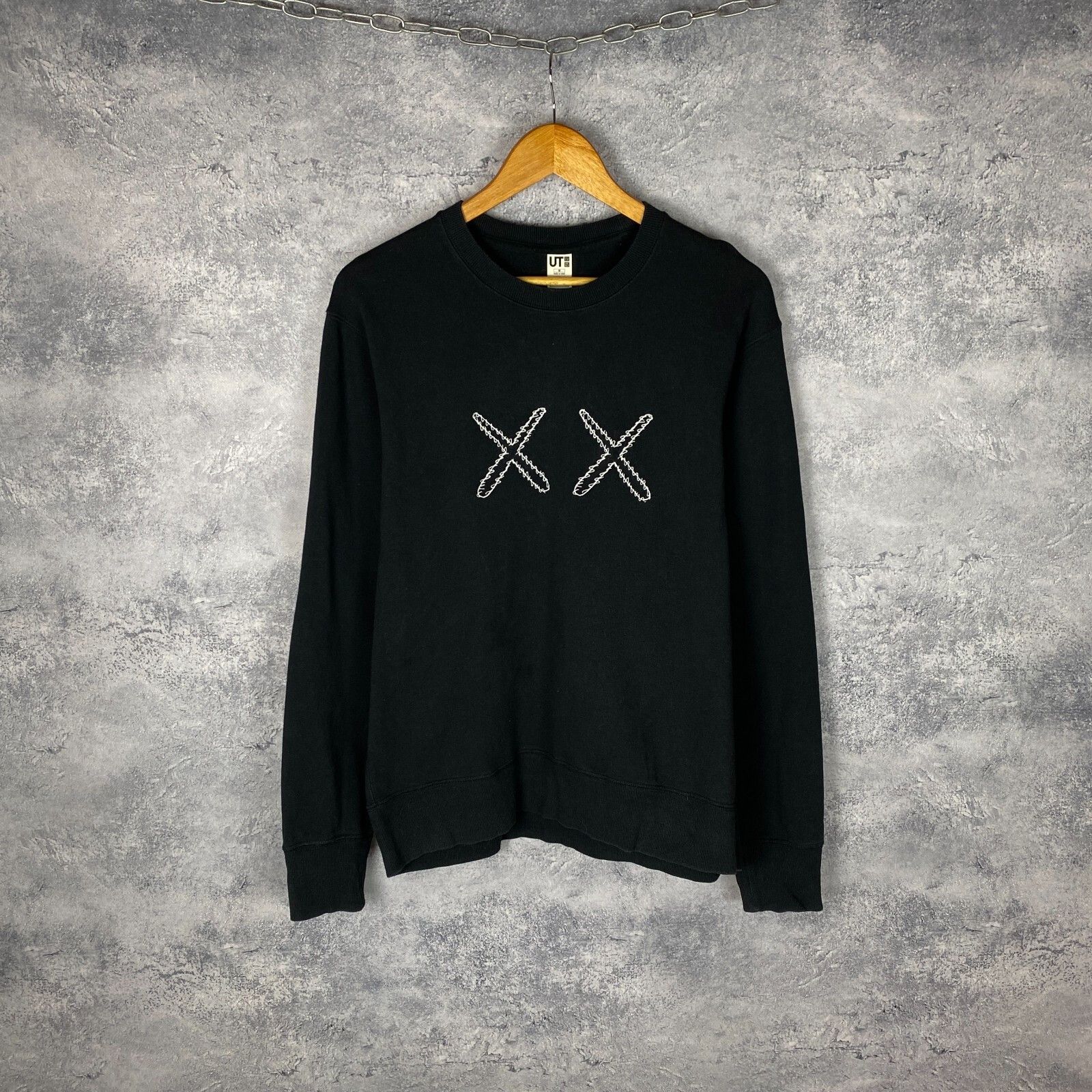 Uniqlo Uniqlo Kaws Sesame Street Sweatshirt Men's Size M Black ` Size US M / EU 48-50 / 2 - 1 Thumbnail