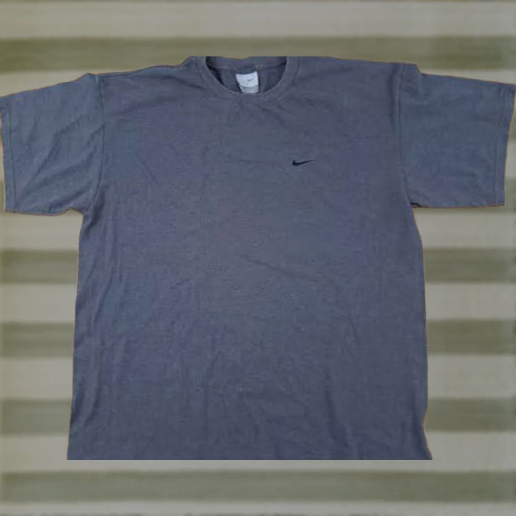 Nike VINTAGE Nike T-Shirt Grey L Mens 90s 1990s Short Sleeve Solid Shirt, Regular Fit, 27in Long, Pit to Pit 23in Size US L / EU 52-54 / 3 - 1 Thumbnail