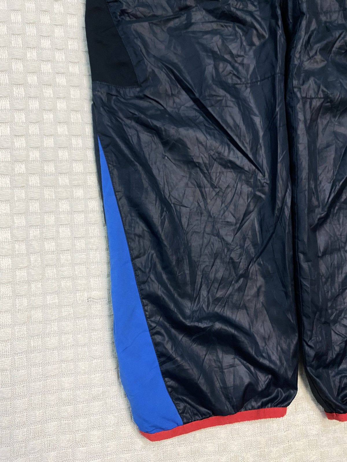 Nike VINTAGE NIKE 90S BAGGY NYLON WIDE LEG SWOOSH TRACK PANTS Y2K Size US 30 / EU 46 - 7 Thumbnail