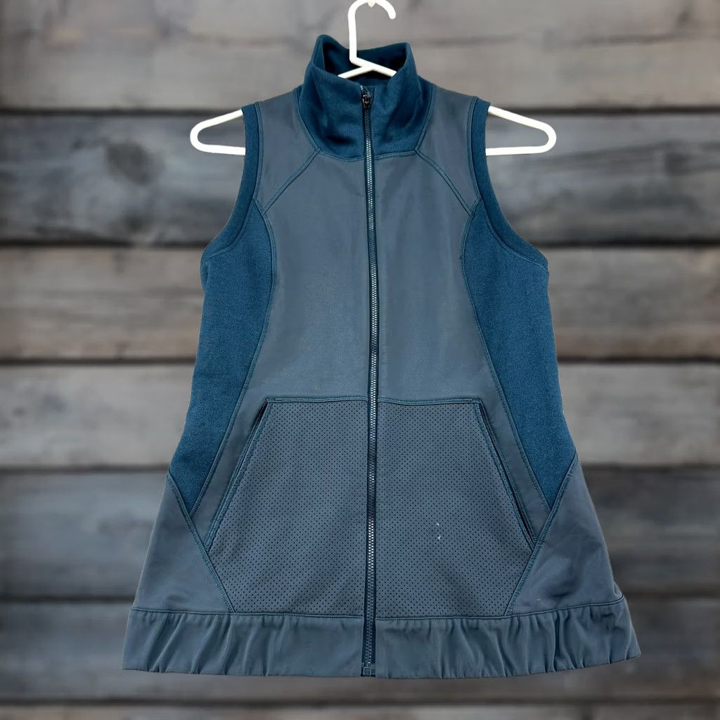 Lululemon Lululemon Vest Womens 6 Blue Reflective Full Zip Bomber Jacket Sleeveless Pattern: Solid, Lined, Pockets, Reflective Ladies 6 Blue Size M / US 6-8 / IT 42-44 - 1 Thumbnail