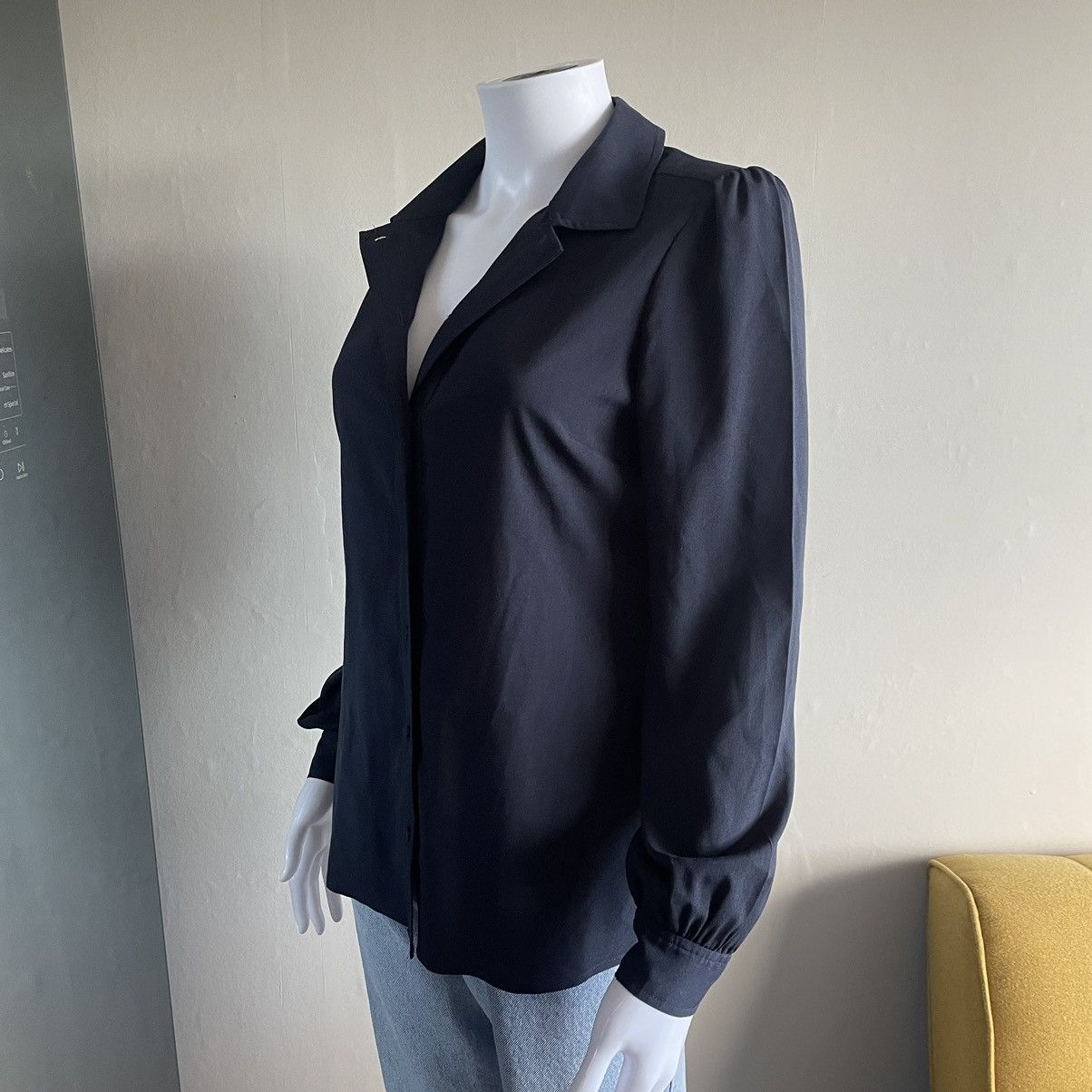 Tory Burch Tory Burch Lightweight Shirt Size XS / US 0-2 / IT 36-38 - 3 Thumbnail