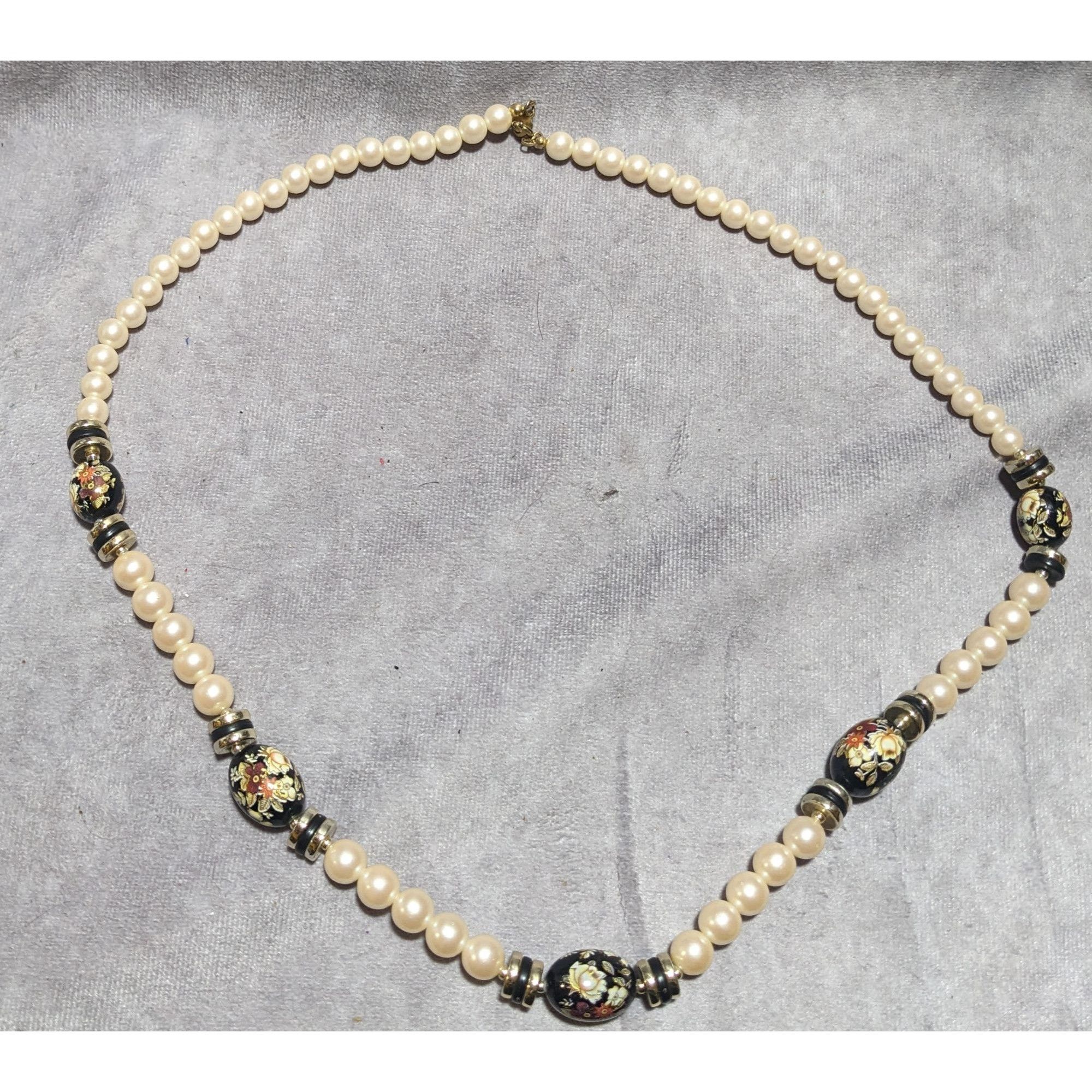 Other Vintage Cream And Black Pearl Floral Necklace Size ONE SIZE - 12 Thumbnail