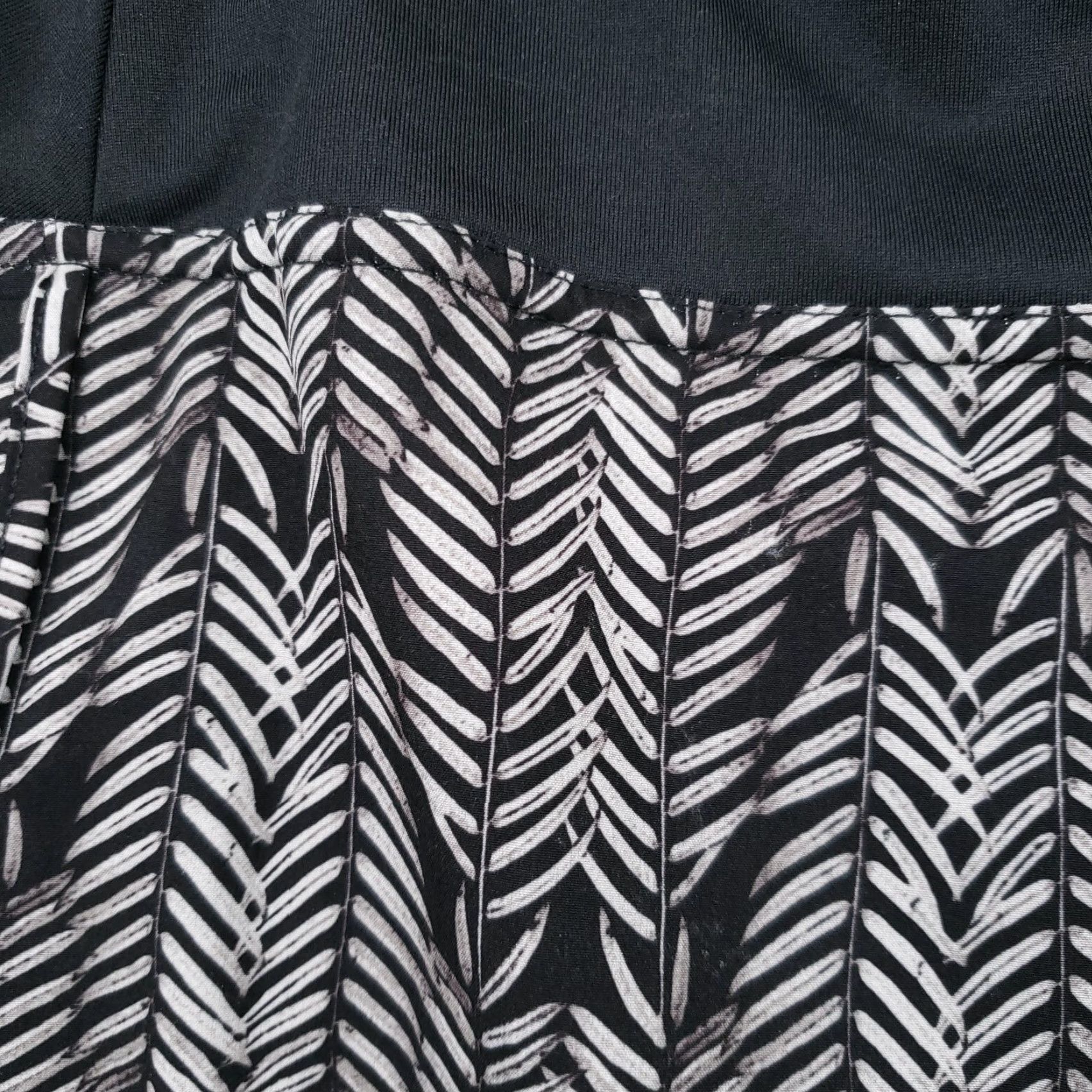 Vintage Fit 2 Run Shorts Womens M Medium Black Pattern Athletic Activewear Pockets Size 32" / US 10 / IT 46 - 2 Thumbnail