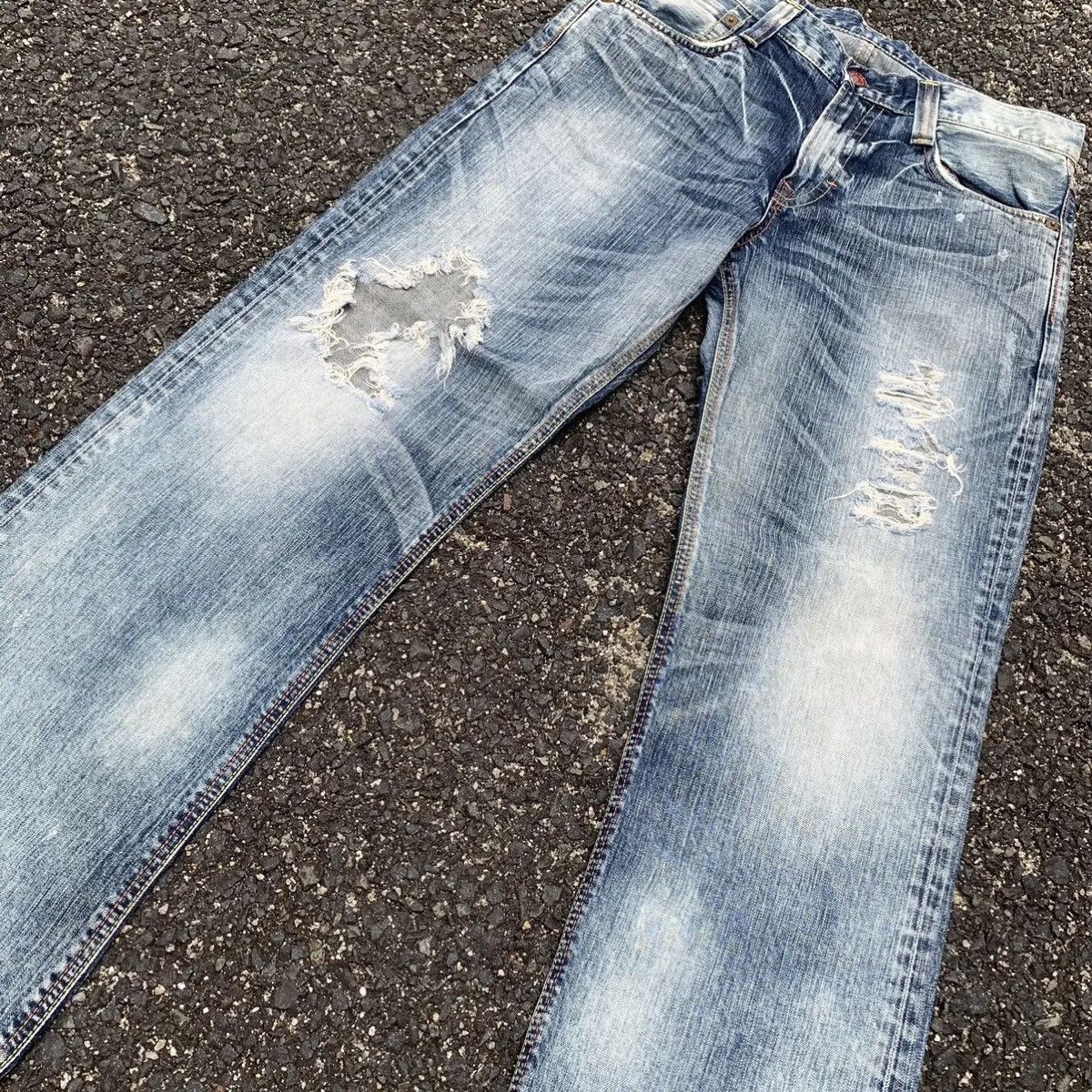 Japanese Brand 🔥THRASHED🔥Japanese Vintage Jeans Faded Wash Denim Pants Size US 34 / EU 50 - 6 Thumbnail