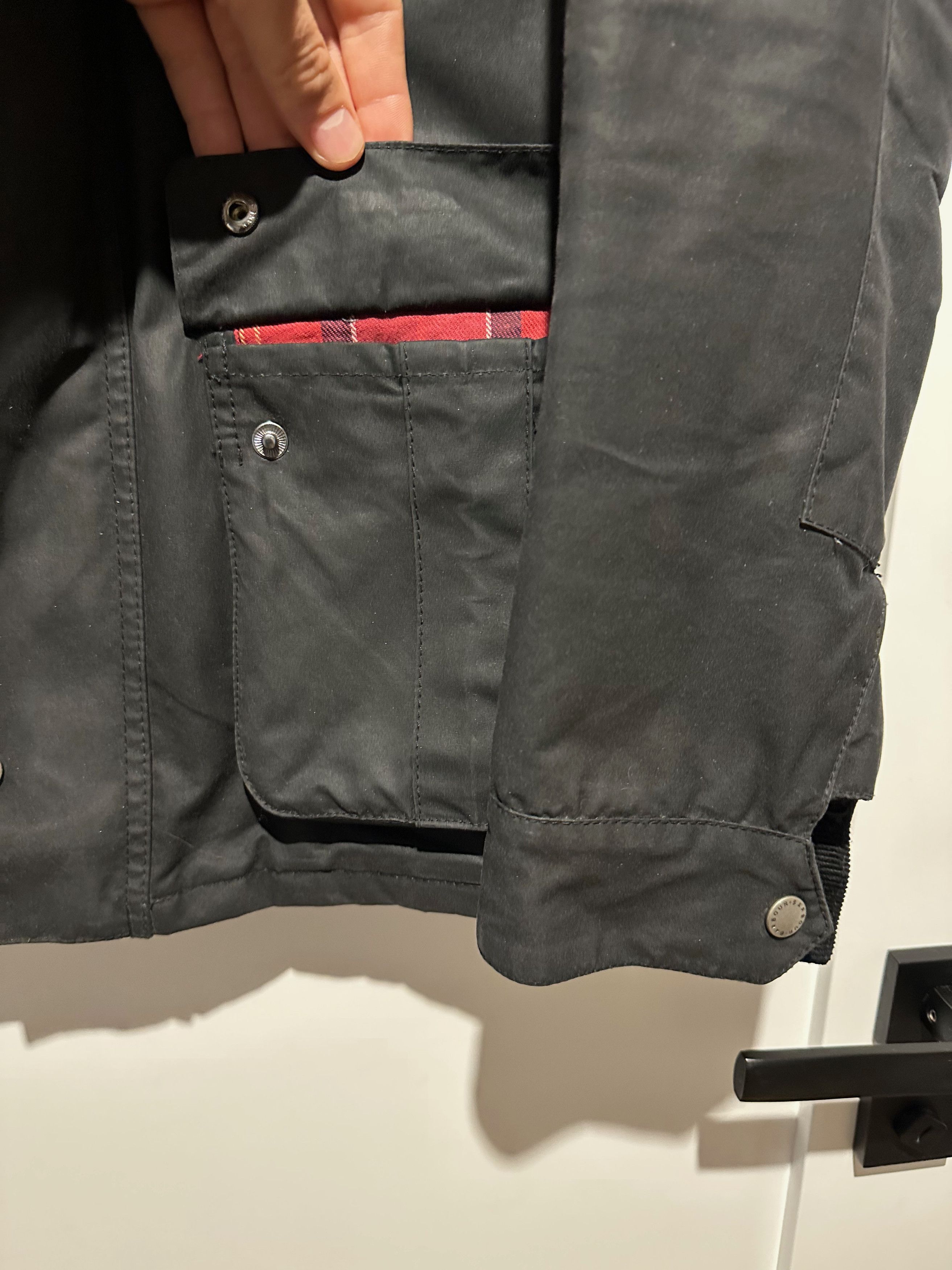 Barbour Barbour International Duke black waxed jacket MWX0337BK91 Size US S / EU 44-46 / 1 - 7 Thumbnail
