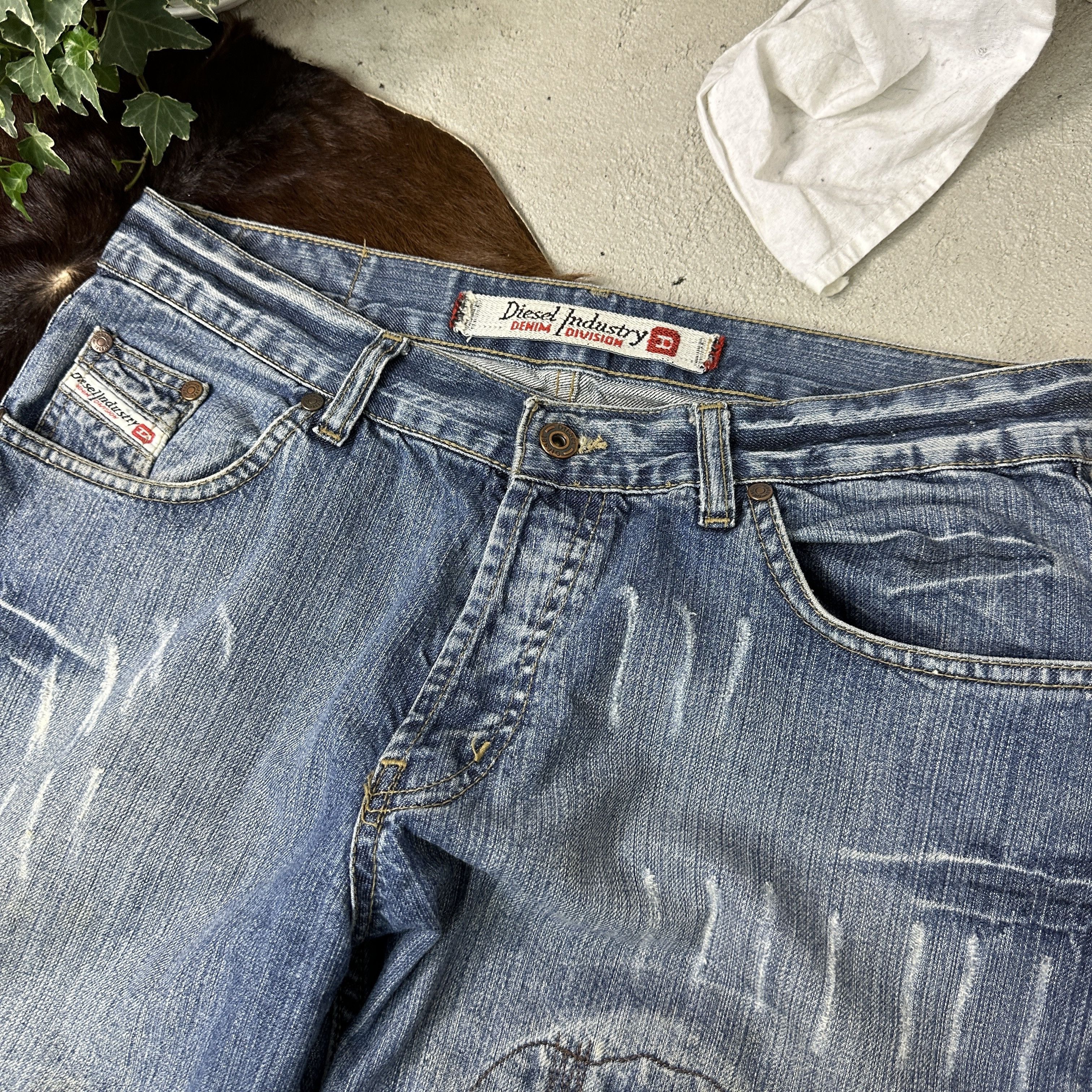 Diesel Vintage Diesel Italy Crazy Distressed Jeans Size US 31 - 5 Thumbnail