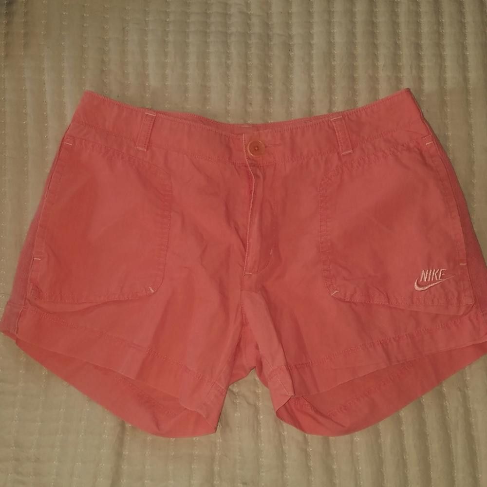 Nike Nike Shorts Size 4 Size 27" / US 4 / IT 40 - 1 Thumbnail