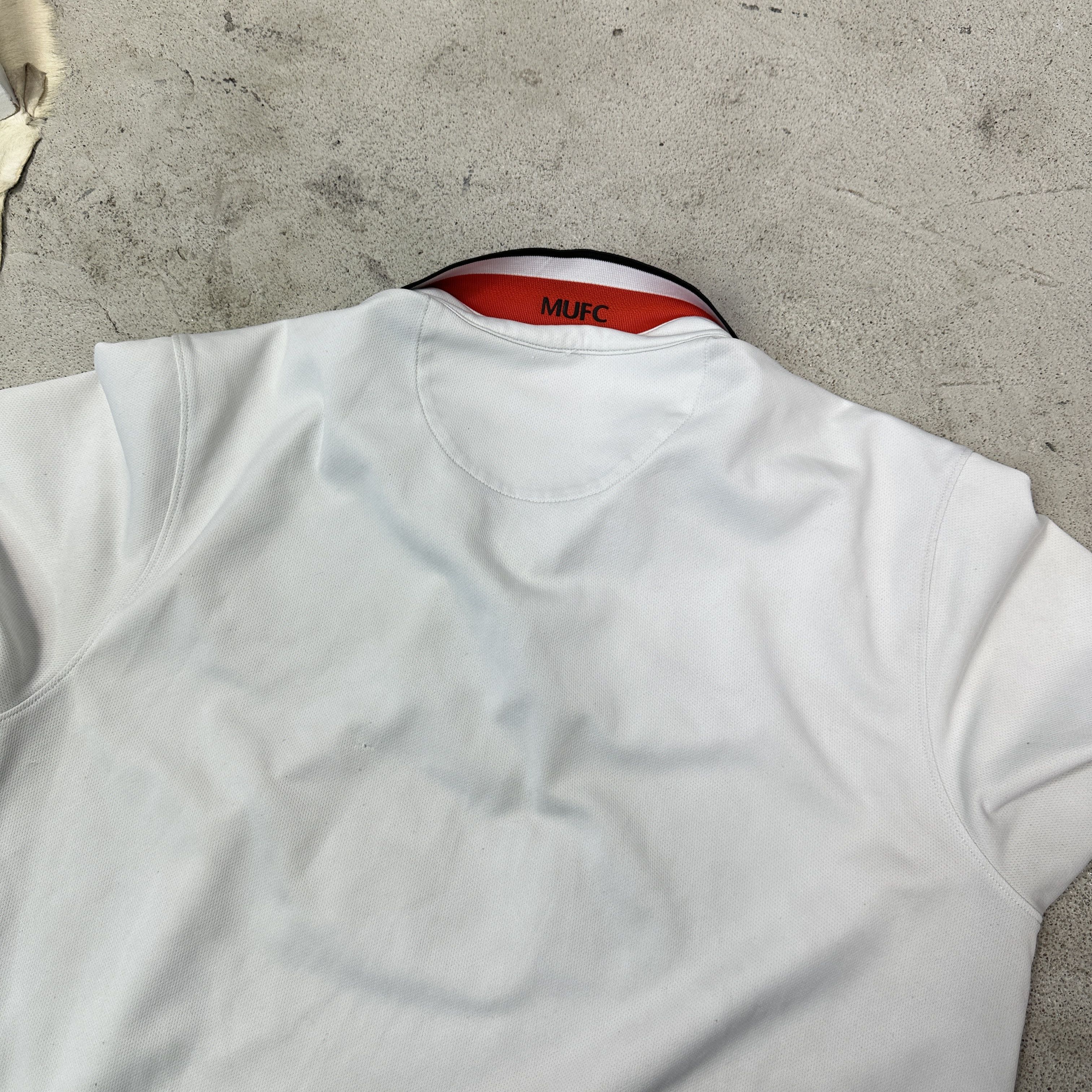 Nike Vintage Sporty Nike Manchester United 14/15 Away Y2K Size US L / EU 52-54 / 3 - 7 Thumbnail