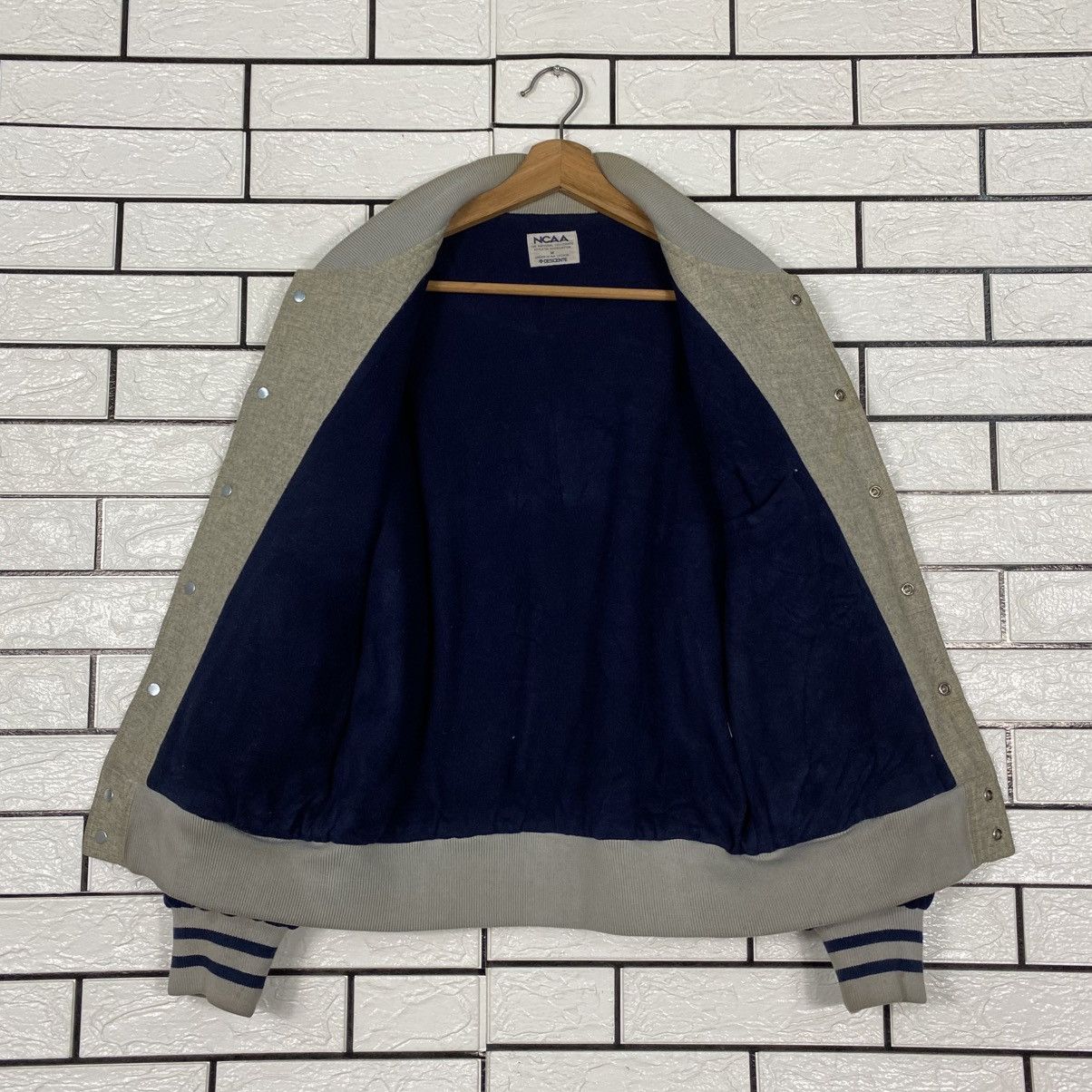 Japanese Brand Vintage Varsity Jacket Ncaa Descente Size US M / EU 48-50 / 2 - 14 Thumbnail