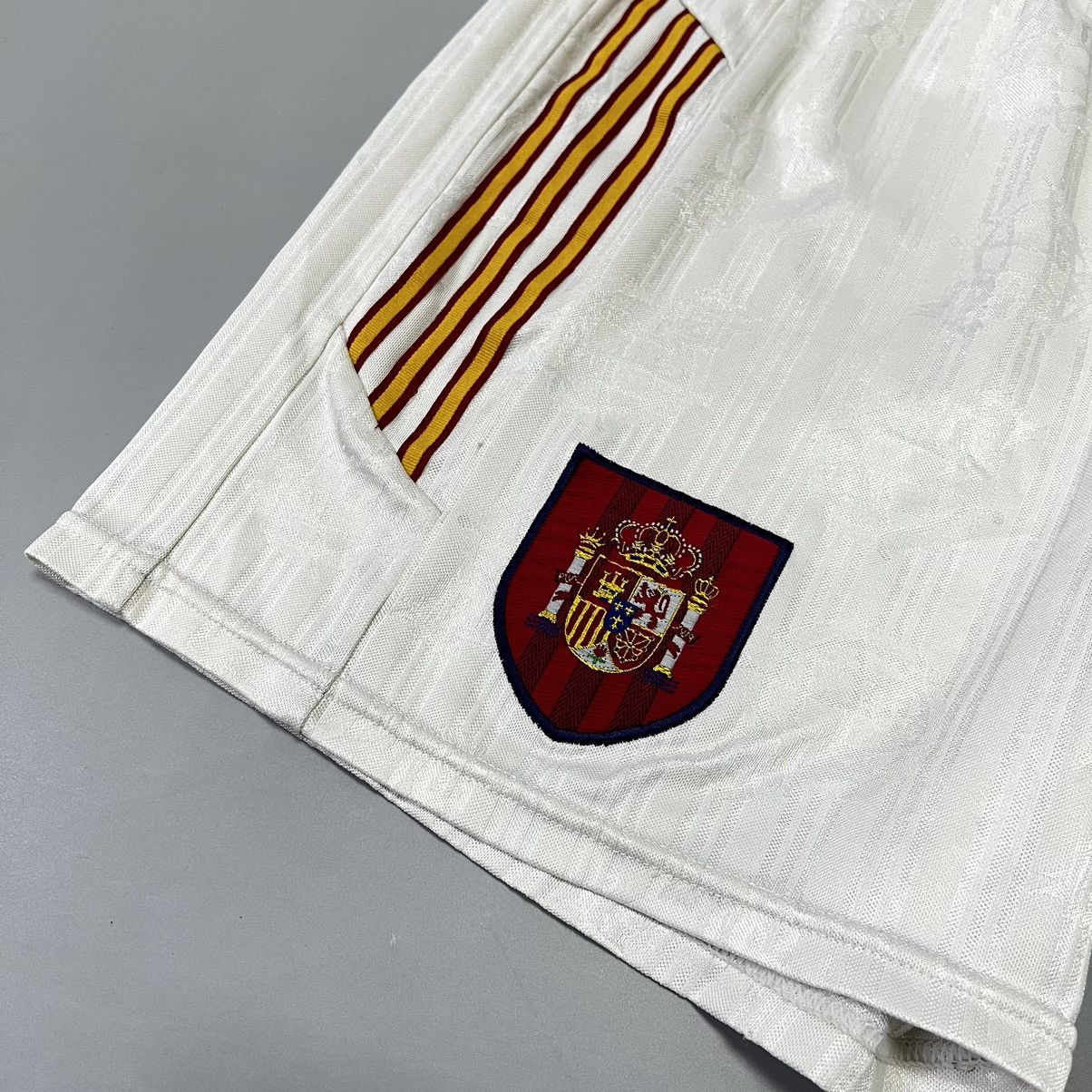 Adidas × Vintage SPAIN VINTAGE FOOTBALL SHORTS 9OS ADIDAS Size US 32 / EU 48 - 6 Thumbnail