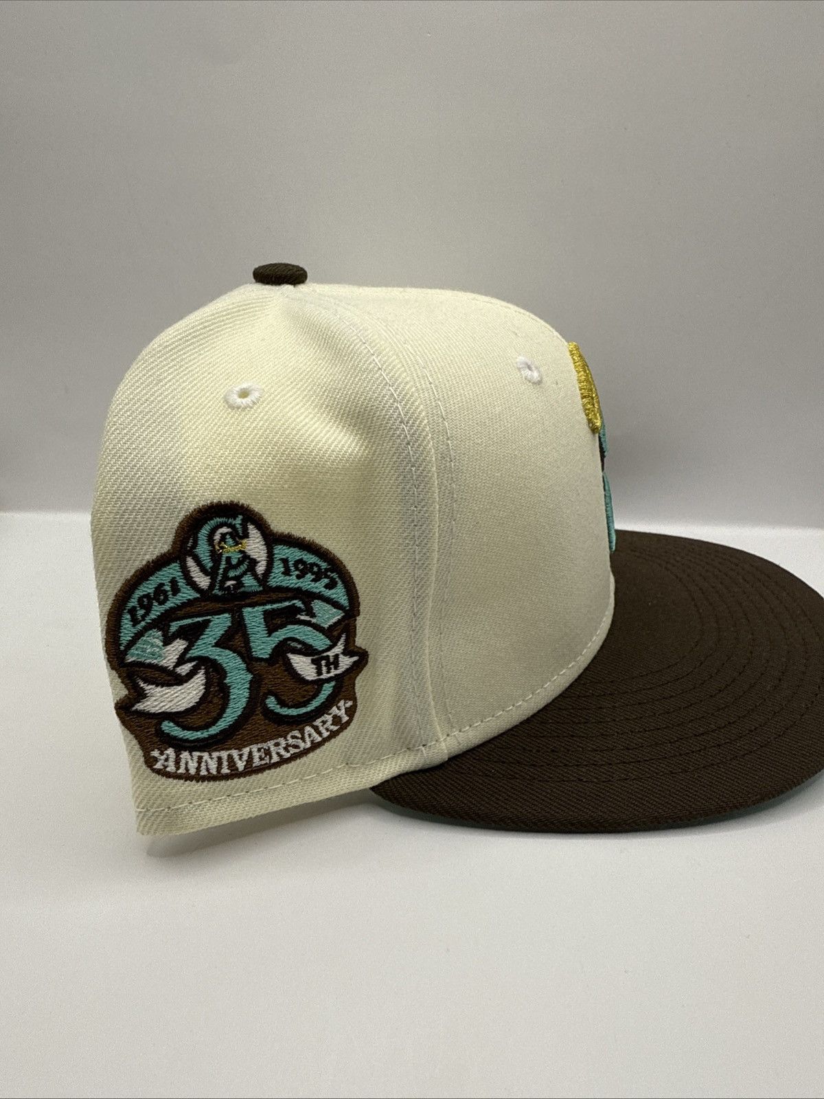 New era Neapolitan angels size 7 1/8