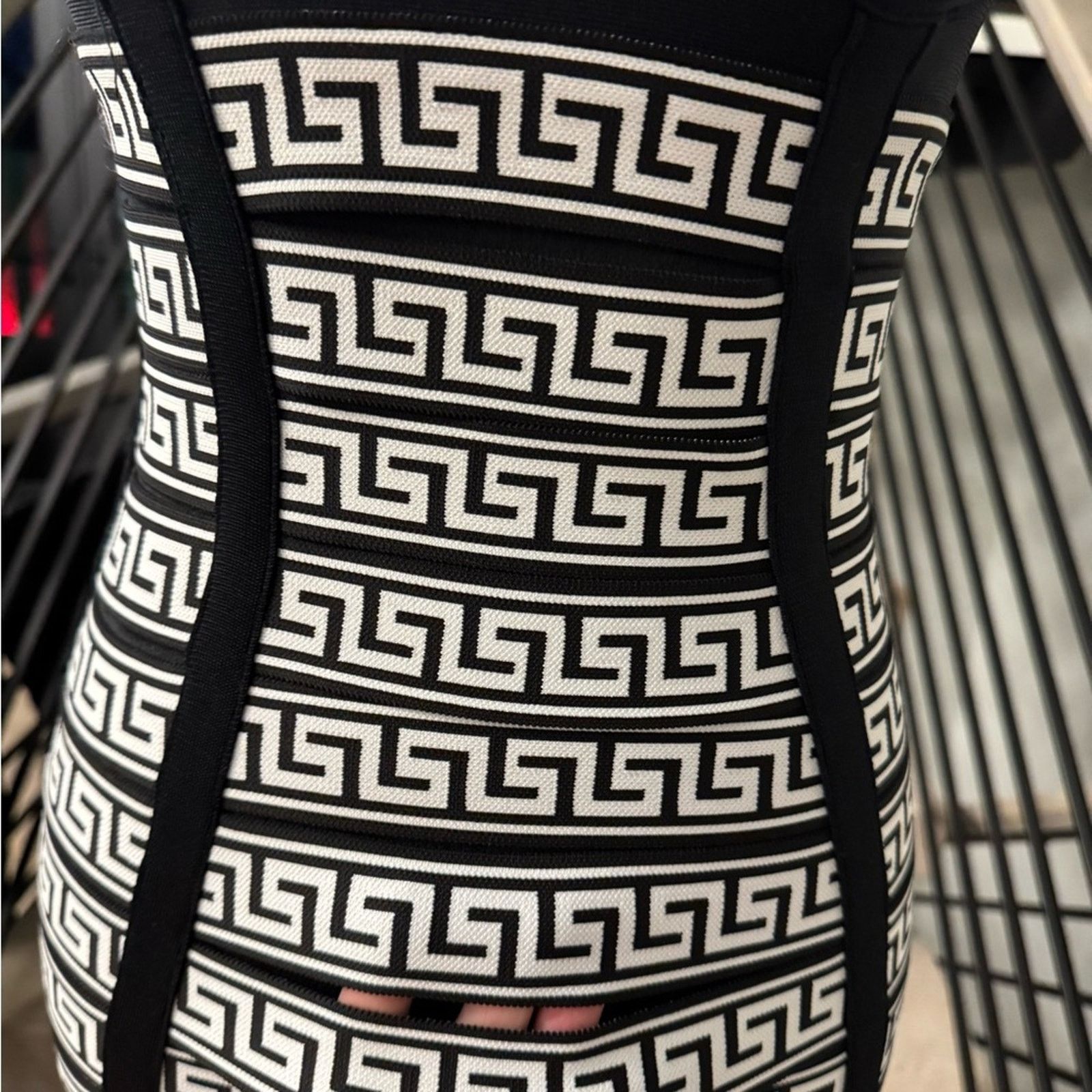 Other Elegant Black and White Geometric Bodycon Glam Dress size S Size S / US 4 / IT 40 - 6 Thumbnail