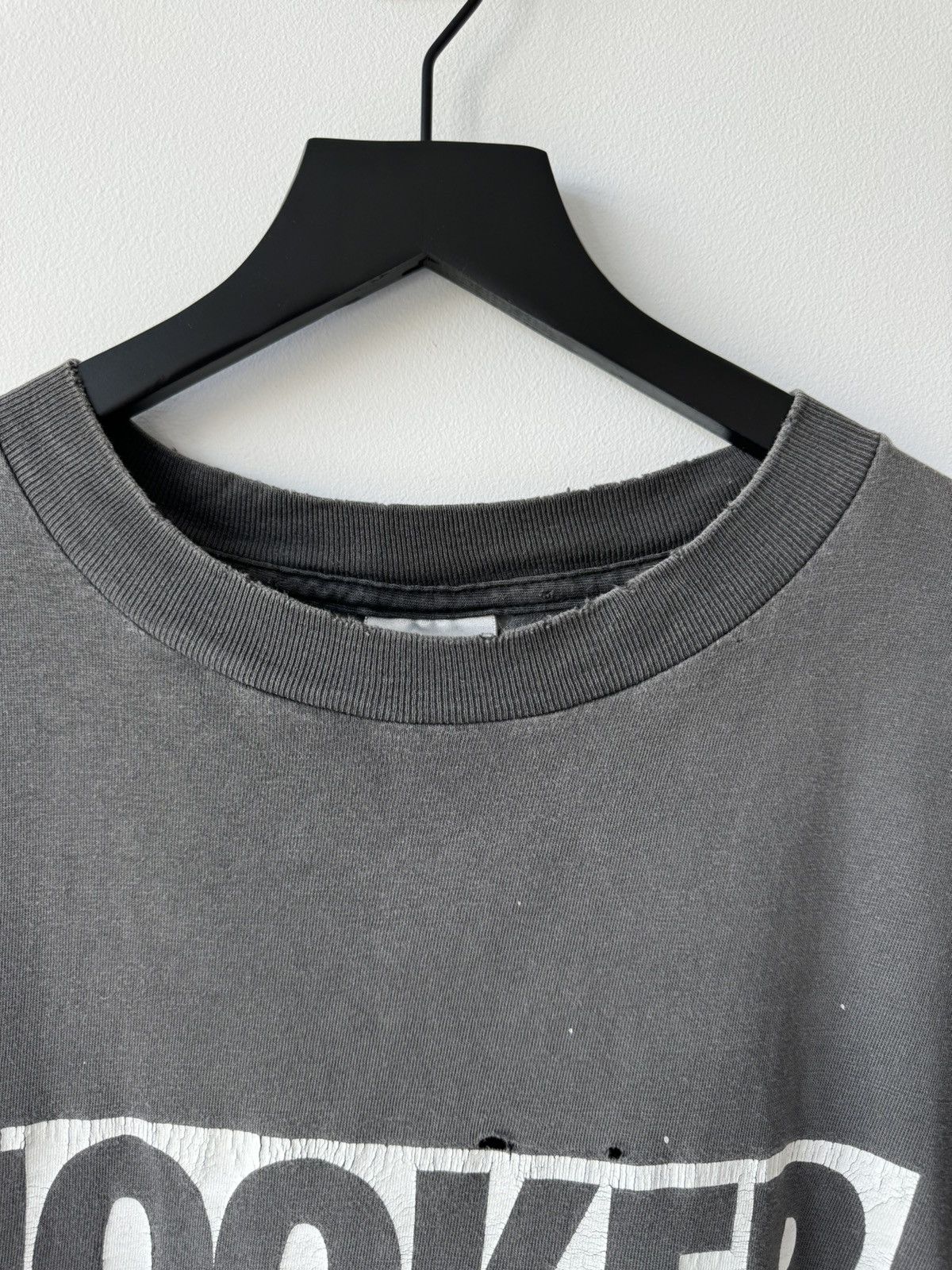 Vintage VINTAGE 90s THRASHED FADED HOOKER SNOWBOARDING T SHIRT Size US XL / EU 56 / 4 - 5 Thumbnail