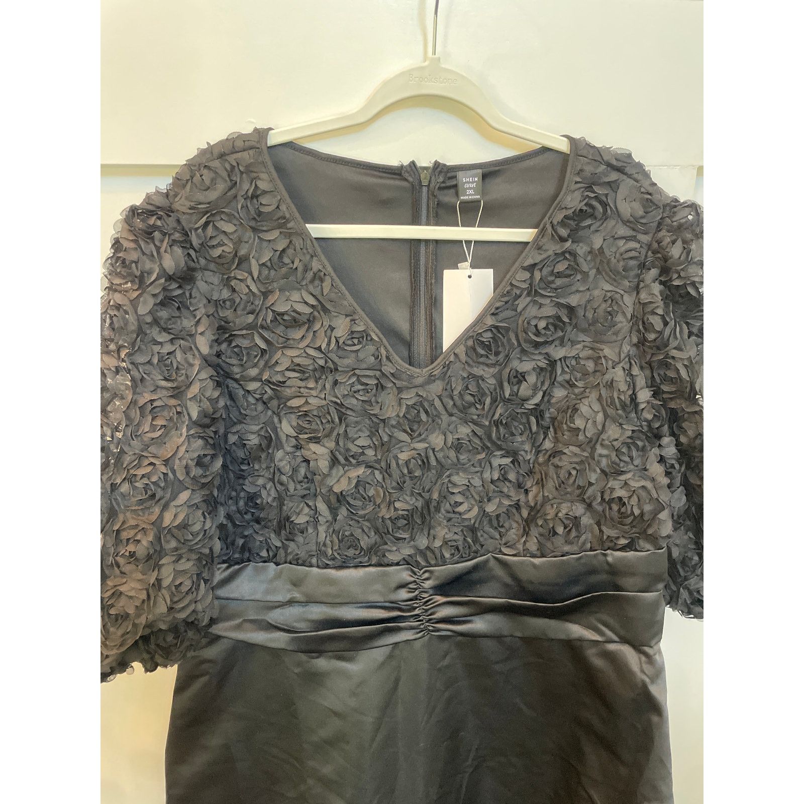 Shein NWT Shein Modely Plus 3D Flowers Puff Sleeve Ruched Dress Size XXL / US 16-18 / IT 52-54 - 8 Thumbnail
