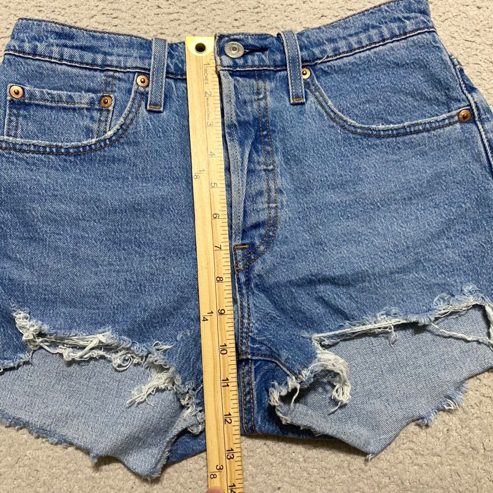 Levi's Levi's Womens Jeans Shorts Blue Denim High Rise Medium Wash 27 Inseam 2" Cut-Off 5-Pocket Design Stretch Pockets Casual Summer Spring Fall Womens Size 27" / US 4 / IT 40 - 7 Thumbnail