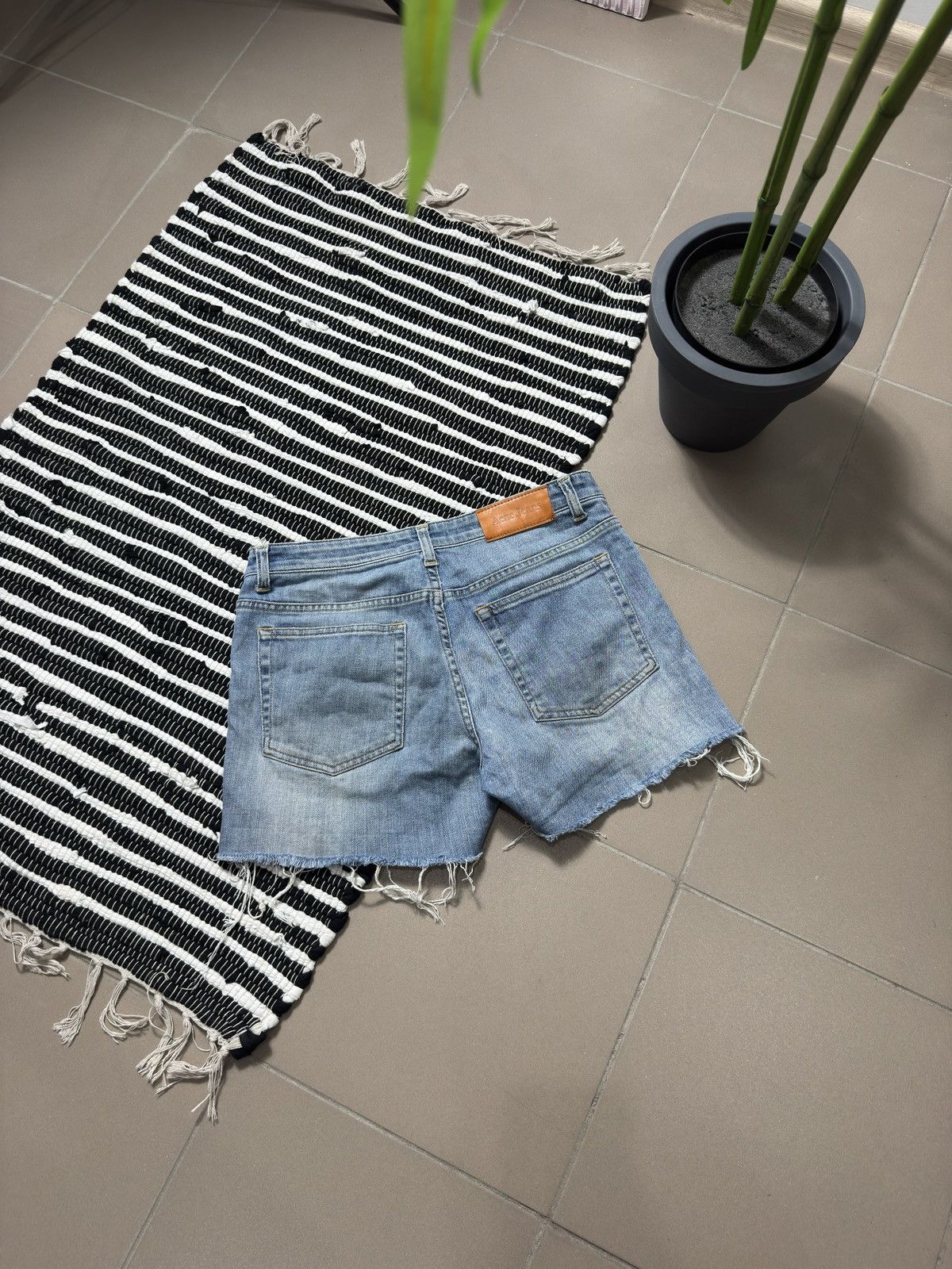 Acne Studios VINTAGE ACNE 2000s HEP BEYOND DENIM SHORTS Size 30" / US 8 / IT 44 - 2 Thumbnail