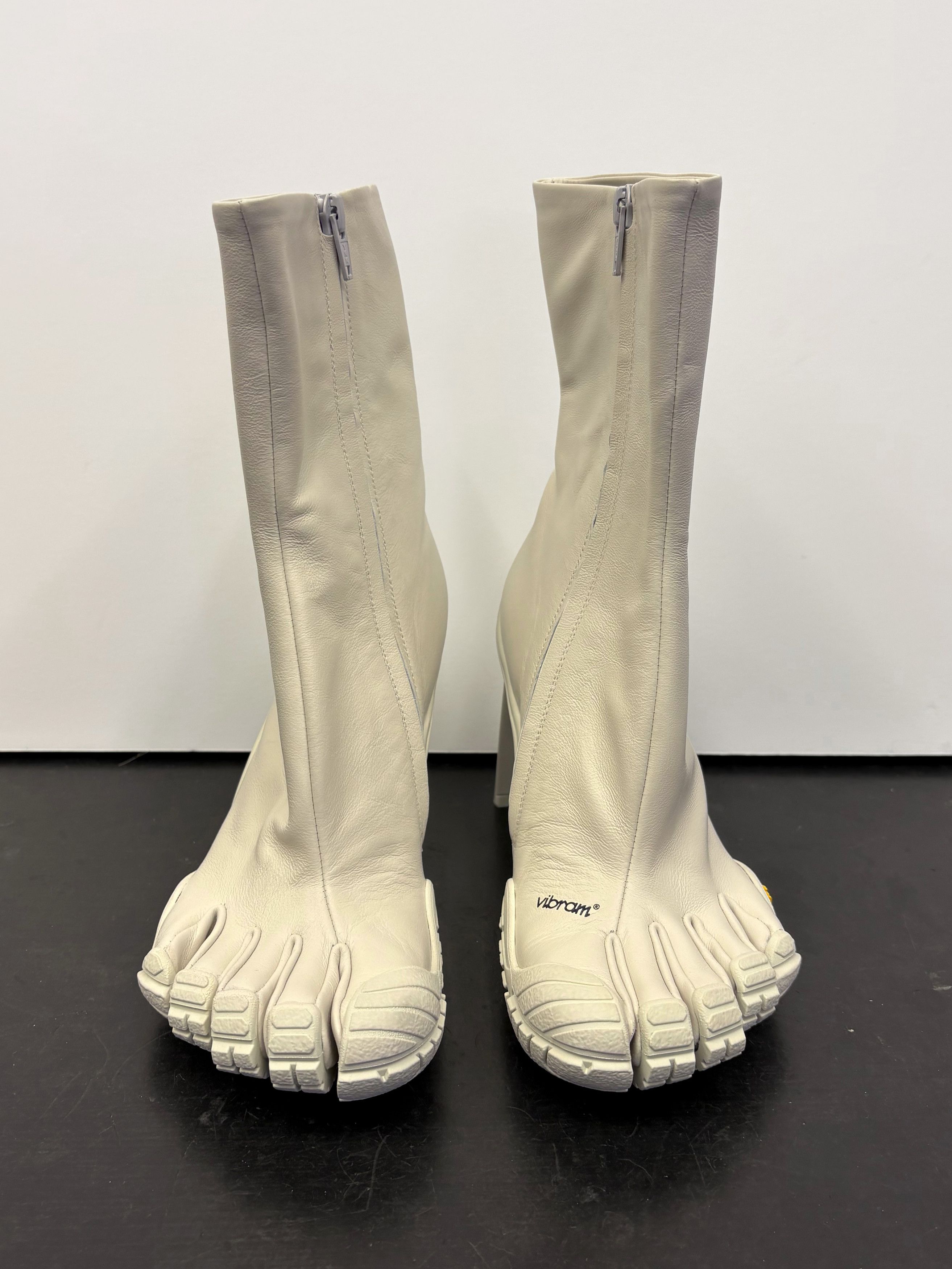 Balenciaga Balenciaga Vibram Five Fingers white boots Size US 6 / IT 36 - 2 Thumbnail