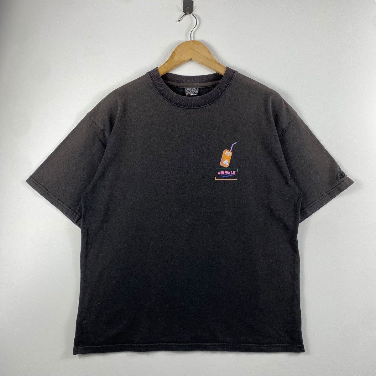 Airwalk AIRWALK Japanese Anime Graphic Faded Tee Shirt Large Size Size US L / EU 52-54 / 3 - 5 Thumbnail