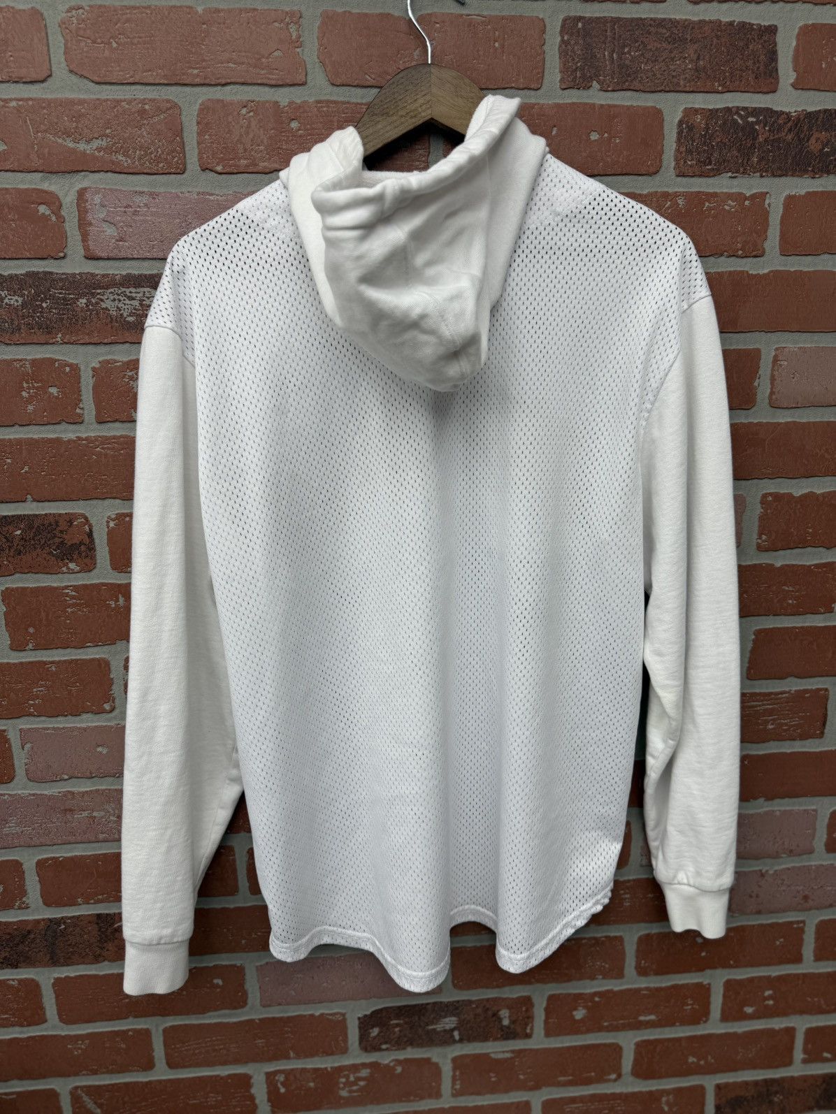 Supreme Supreme White Mesh Jersey Hoodie Size Medium 🧼 Size US M / EU 48-50 / 2 - 6 Thumbnail