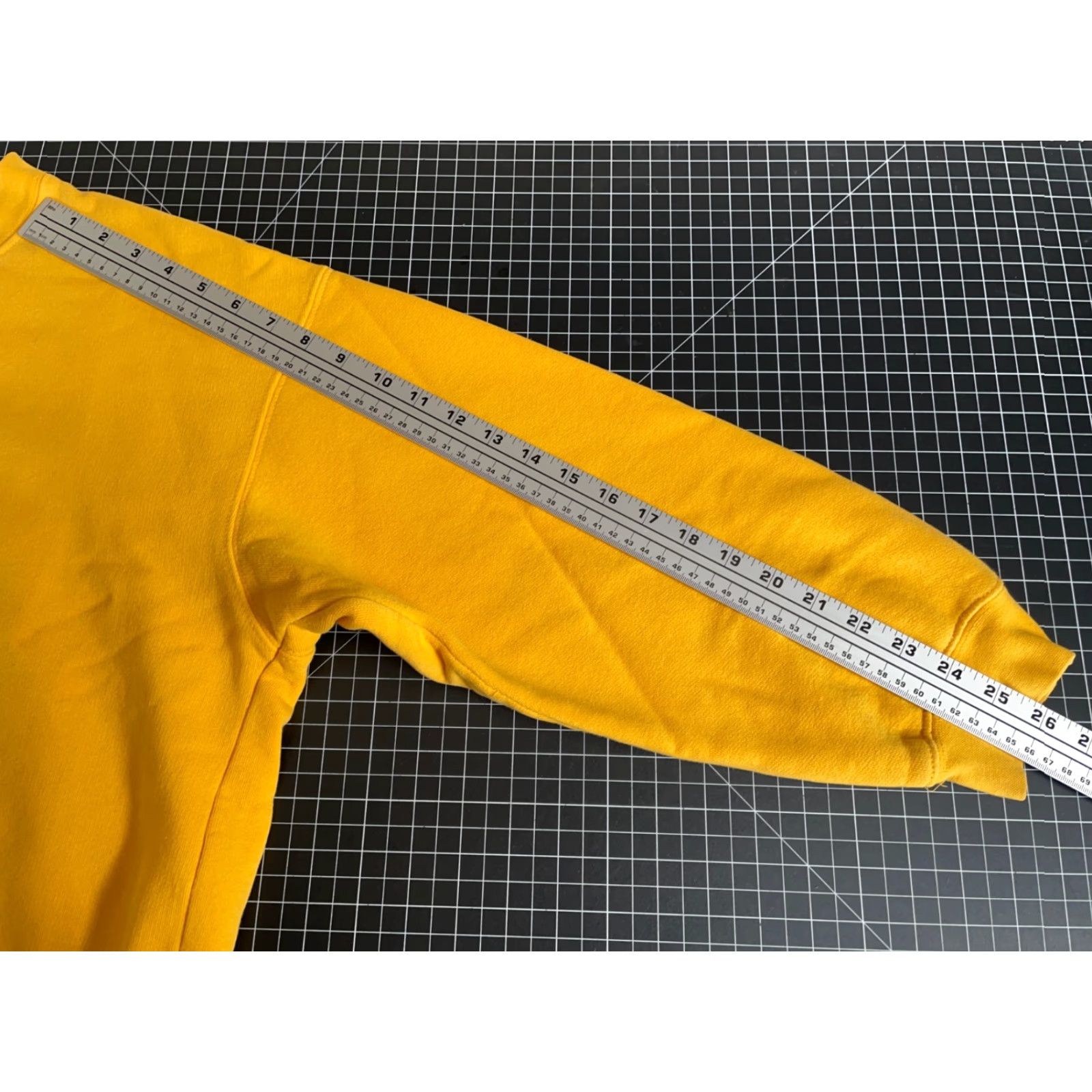 Vintage VINTAGE St. John's Bay Sweatshirt Boxy Fit Crewneck Yellow Gold Men L Sweatshirt Size US L / EU 52-54 / 3 - 7 Thumbnail