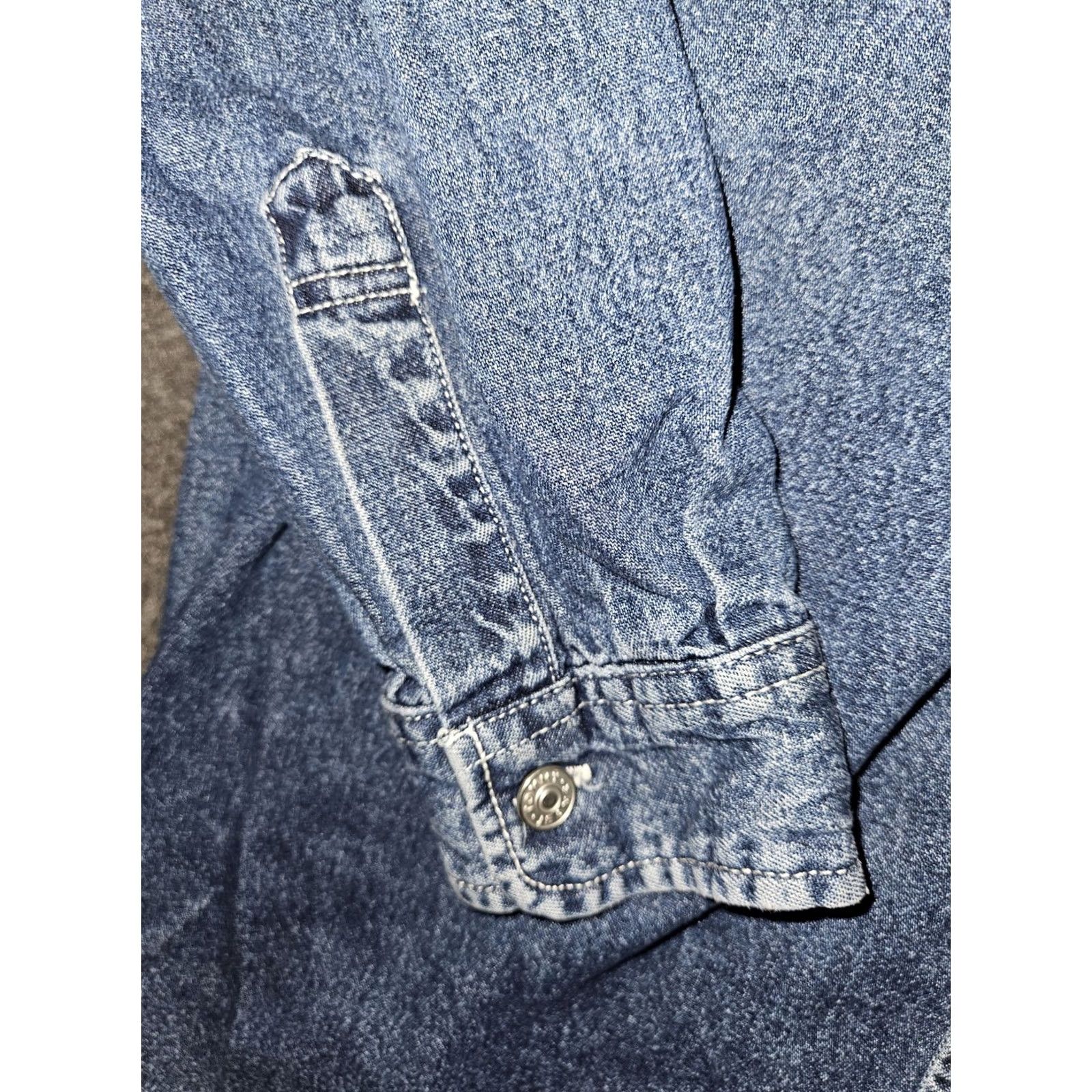 Tommy Hilfiger VINTAGE Tommy Hilfiger Denim Button Up Shirt Men L Blue 90s Preppy Logo Embroidered Pocket Slim Easy Care Button-Up Size US L / EU 52-54 / 3 - 7 Thumbnail