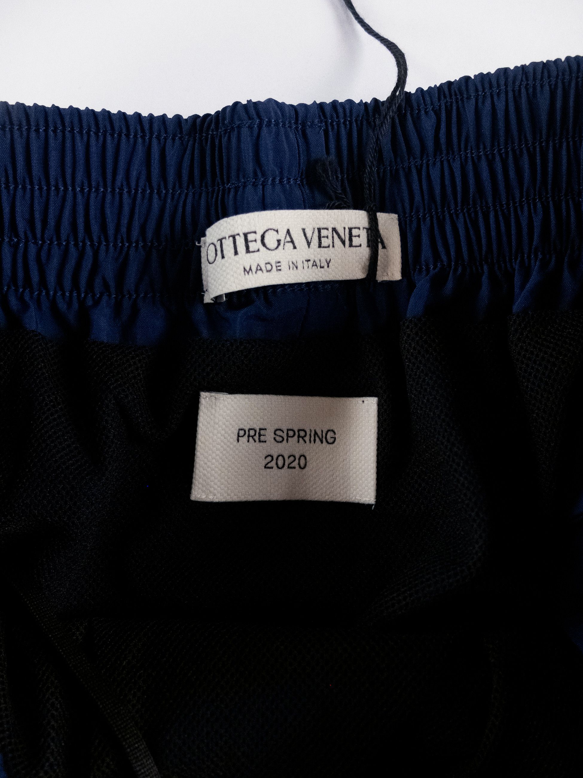Bottega Veneta BOTTEGA VENETA solid navy blue nylon swim shorts Large q Size US 30 / EU 46 - 6 Thumbnail