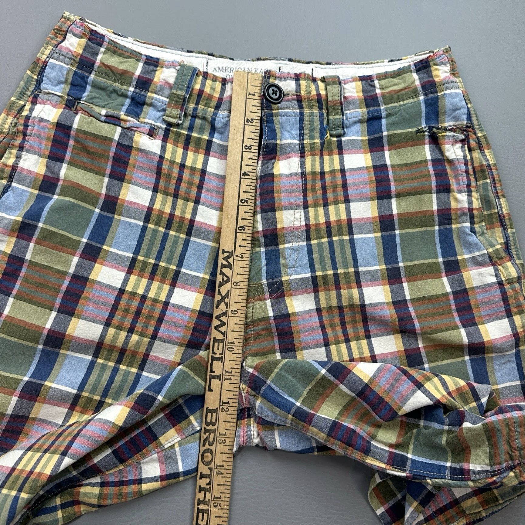 American Eagle Outfitters VINTAGE American Eagle Shorts Mens 30 Plaid Flat Front Chino Casual Y2K Mens Size US 30 / EU 46 - 3 Thumbnail