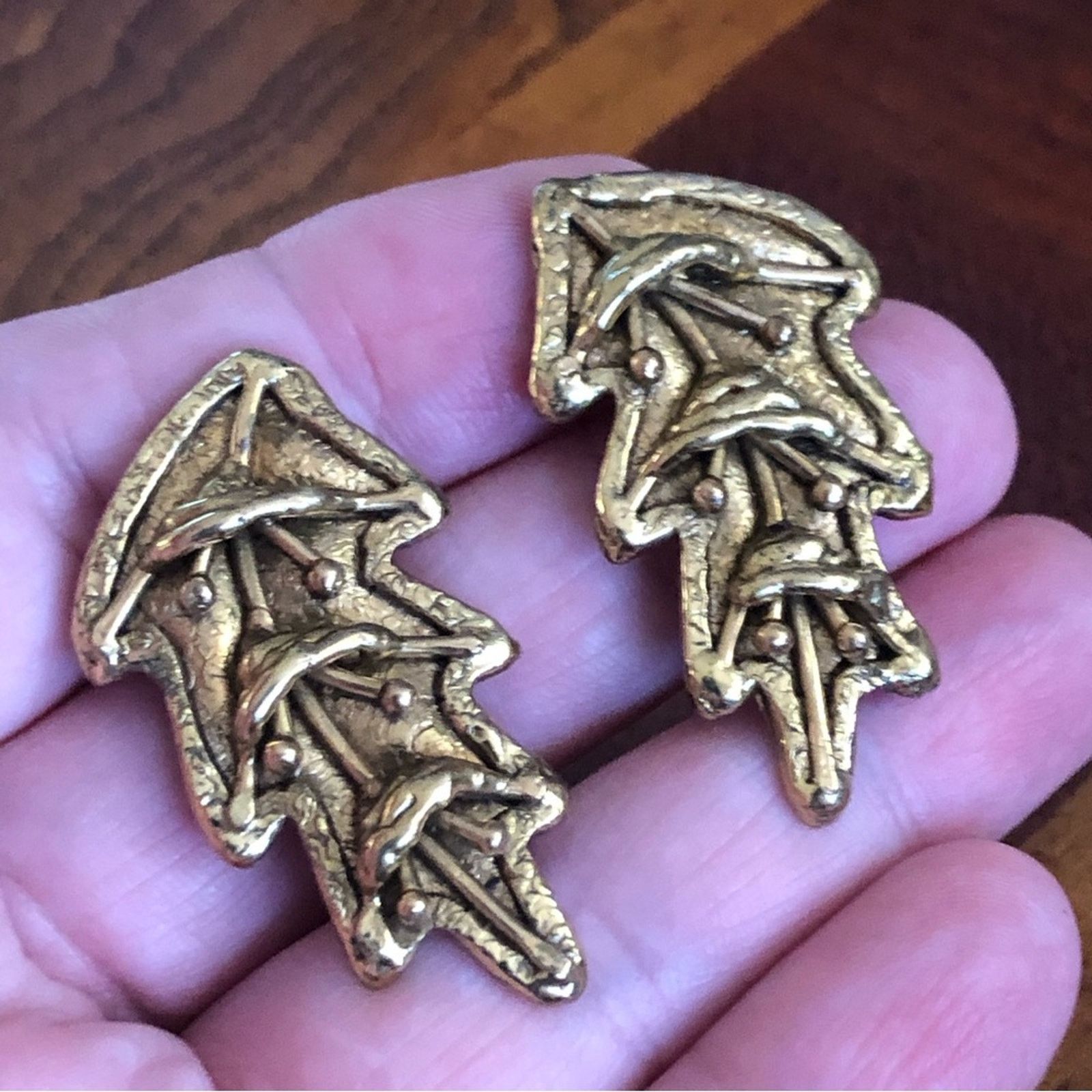 Vintage Vintage IXEL Mexican solid brass leaf design earrings Size ONE SIZE - 9 Thumbnail