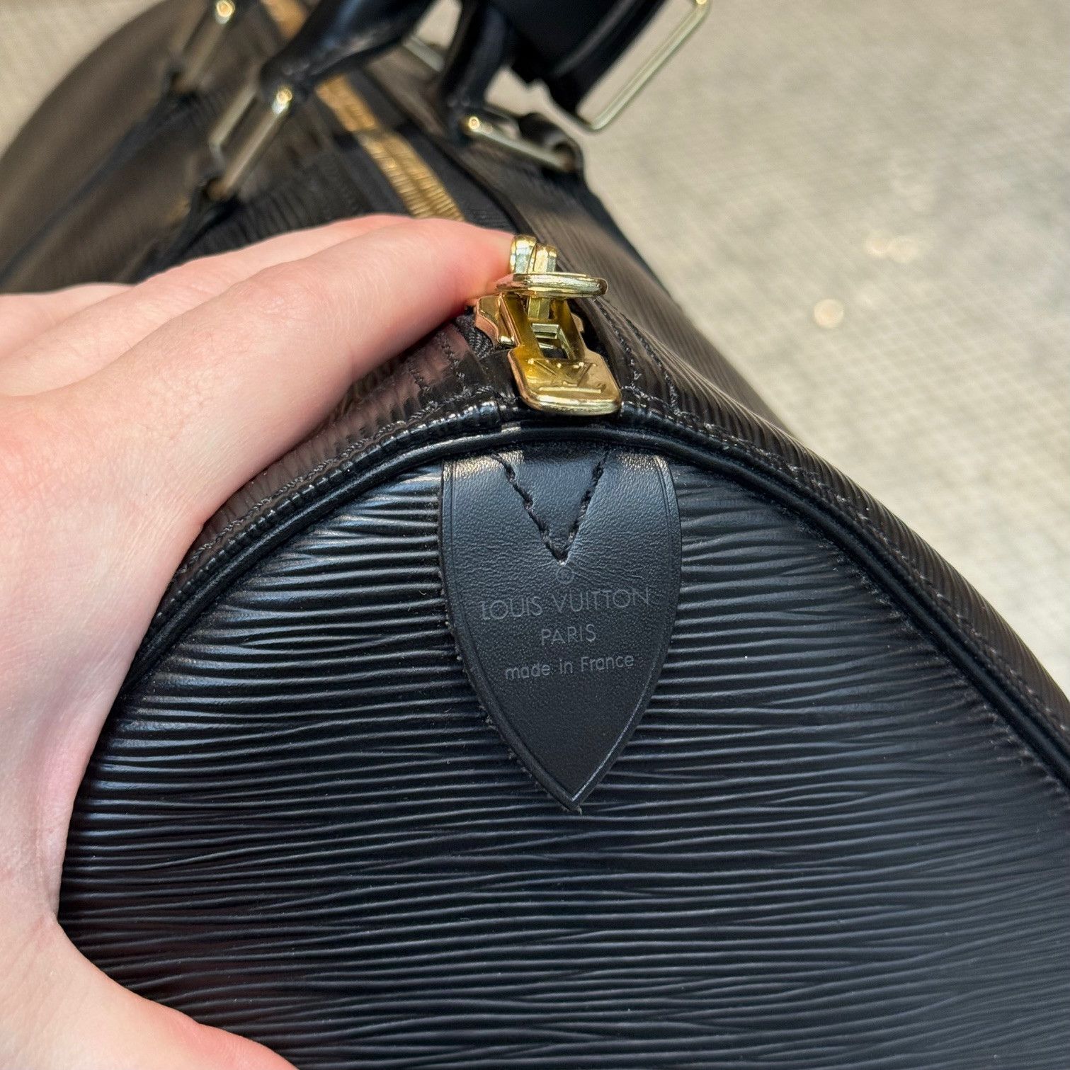 Louis Vuitton Louis Vuitton Vintage Black Epi Keepall 50 Duffle Bag Size ONE SIZE - 14 Thumbnail