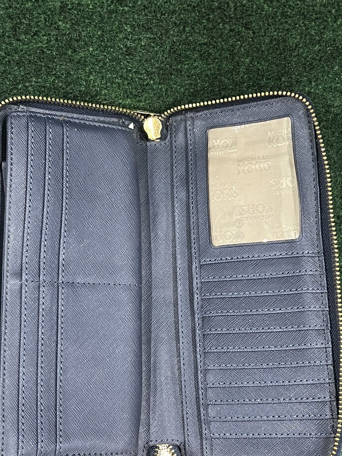 Michael Kors Michael Kors Monogram Jet Set Travel Continental Wrislet Size ONE SIZE - 5 Thumbnail