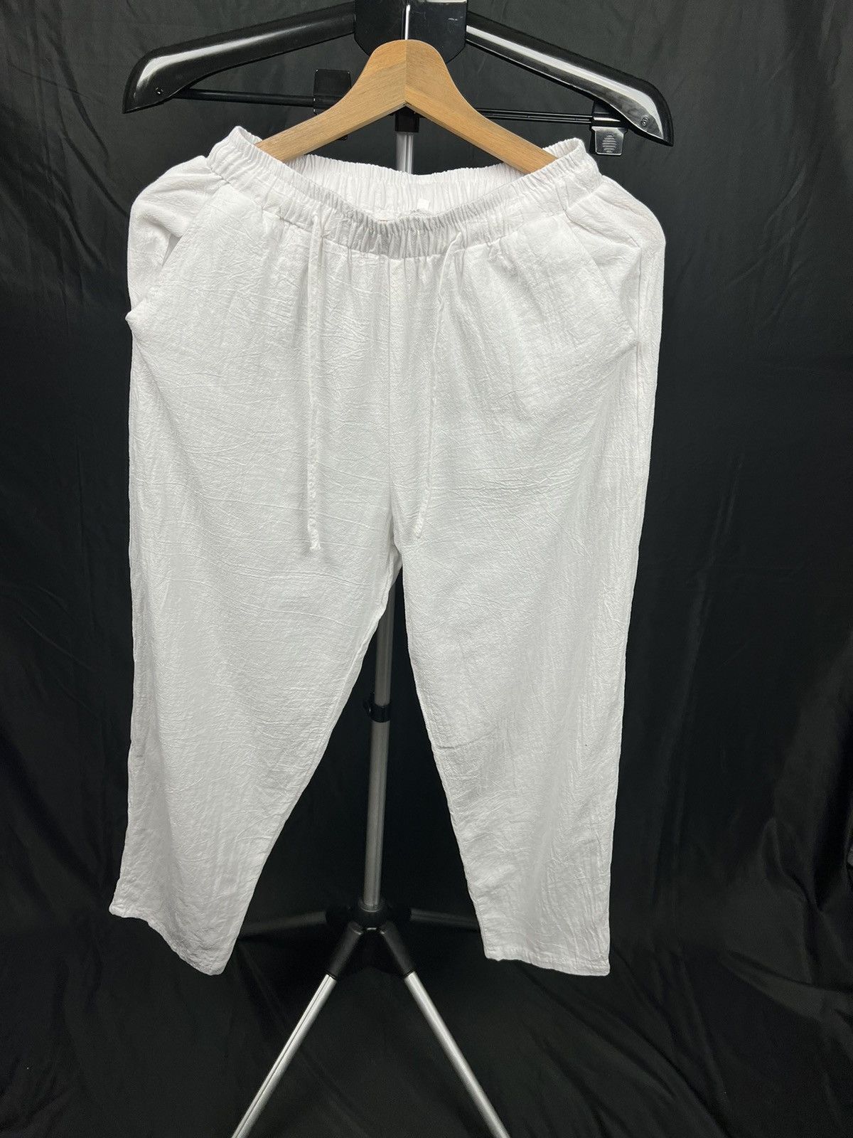 Set! White linen pants and green linen shirt old money style