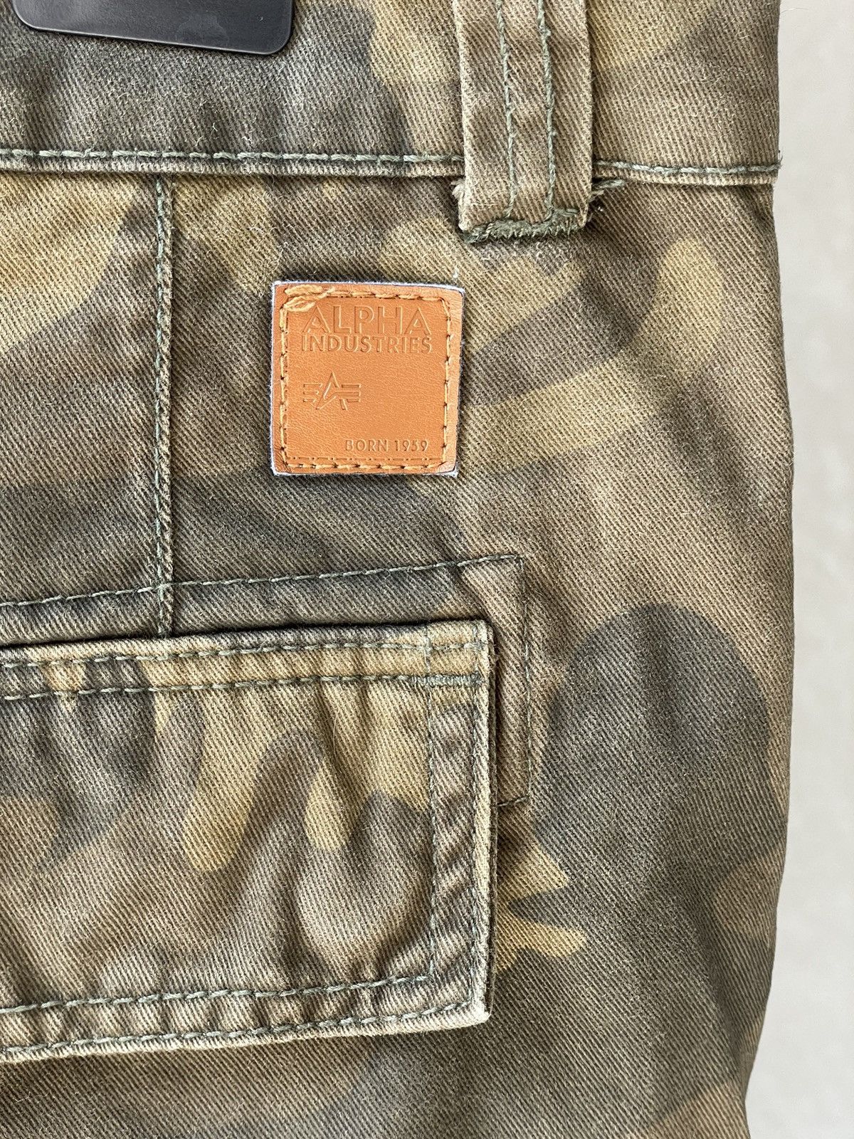 Alpha Industries Alpha Industries Military Cargo Side Pocket Camo Pants Size US 36 / EU 52 - 6 Thumbnail