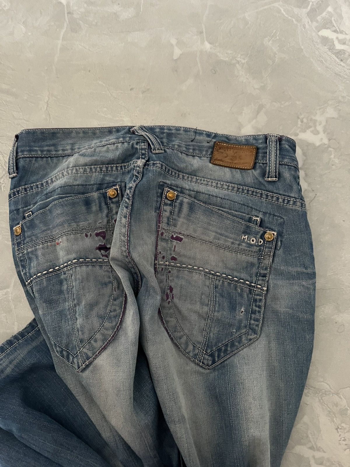 Vintage Distressed Y2K Slim Fit Jeans — Retro Vintage Style Unisex Size US 31 - 7 Thumbnail