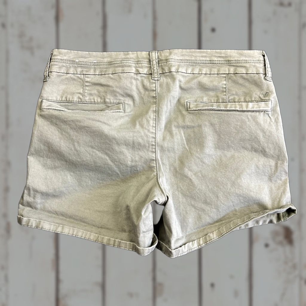 American Eagle Outfitters VINTAGE American Eagle Outfitters Chino Shorts 8 Green Low Rise 5-Pocket Design Zip Button Logo Casual Women US Retro Size 30" / US 8 / IT 44 - 1 Thumbnail
