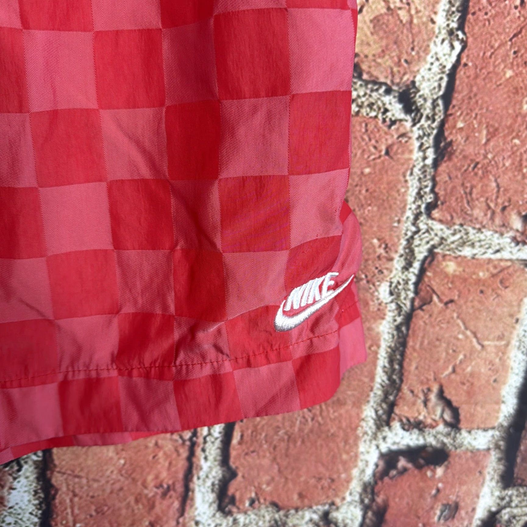 Nike Nike Club Mens S Red Checkered Nylon Embroidered Athletic Flow Shorts FN3098-657 Size US 29 - 2 Thumbnail
